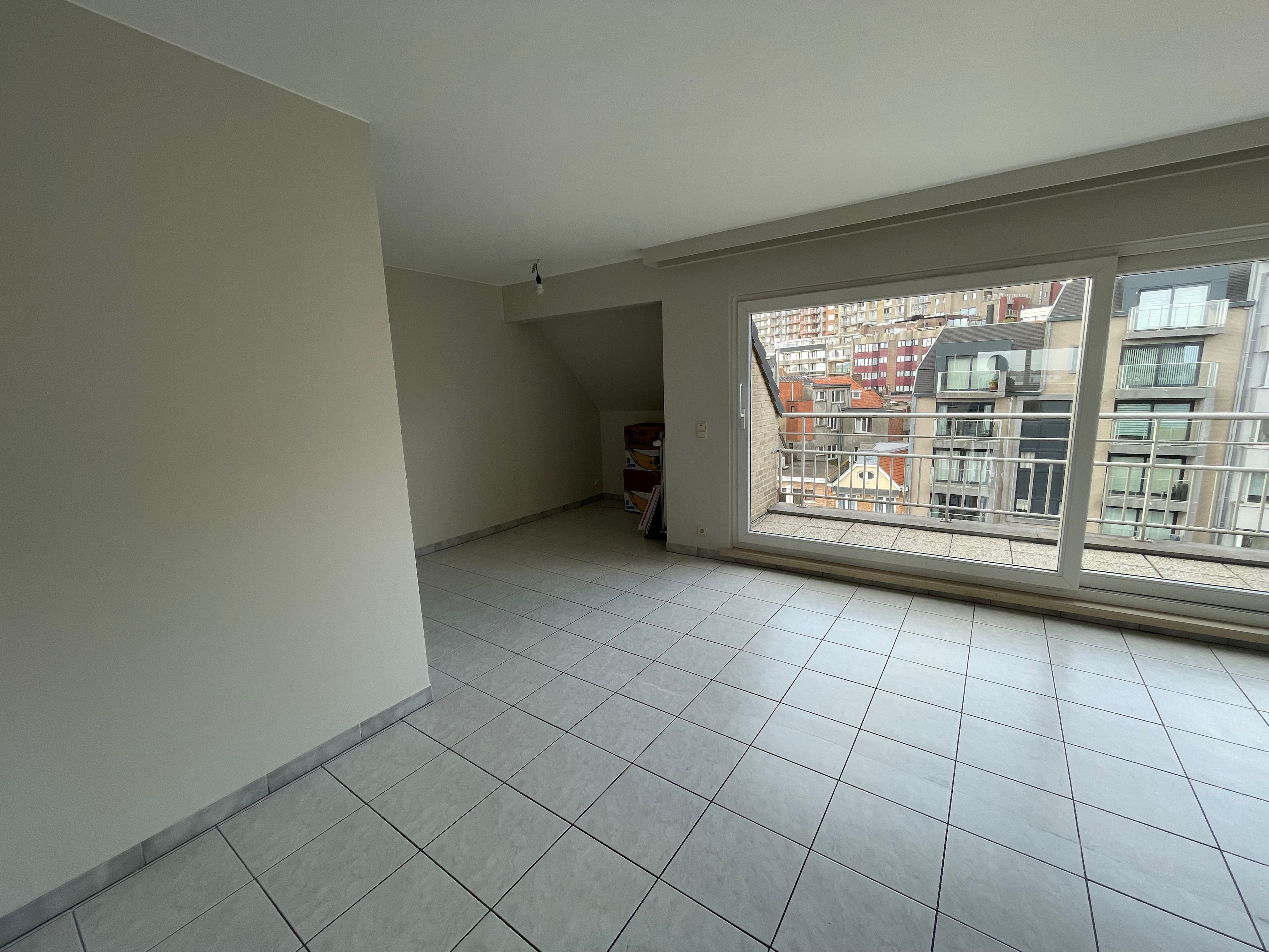Mooi duplexappartement met drie slaapkamers en twee zongerichte terrassen. foto 6