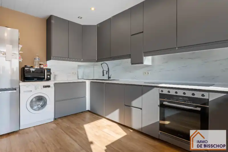 Gezellige, instapklare woning met 3 slaapkamers, grote tuin en garage. foto 7