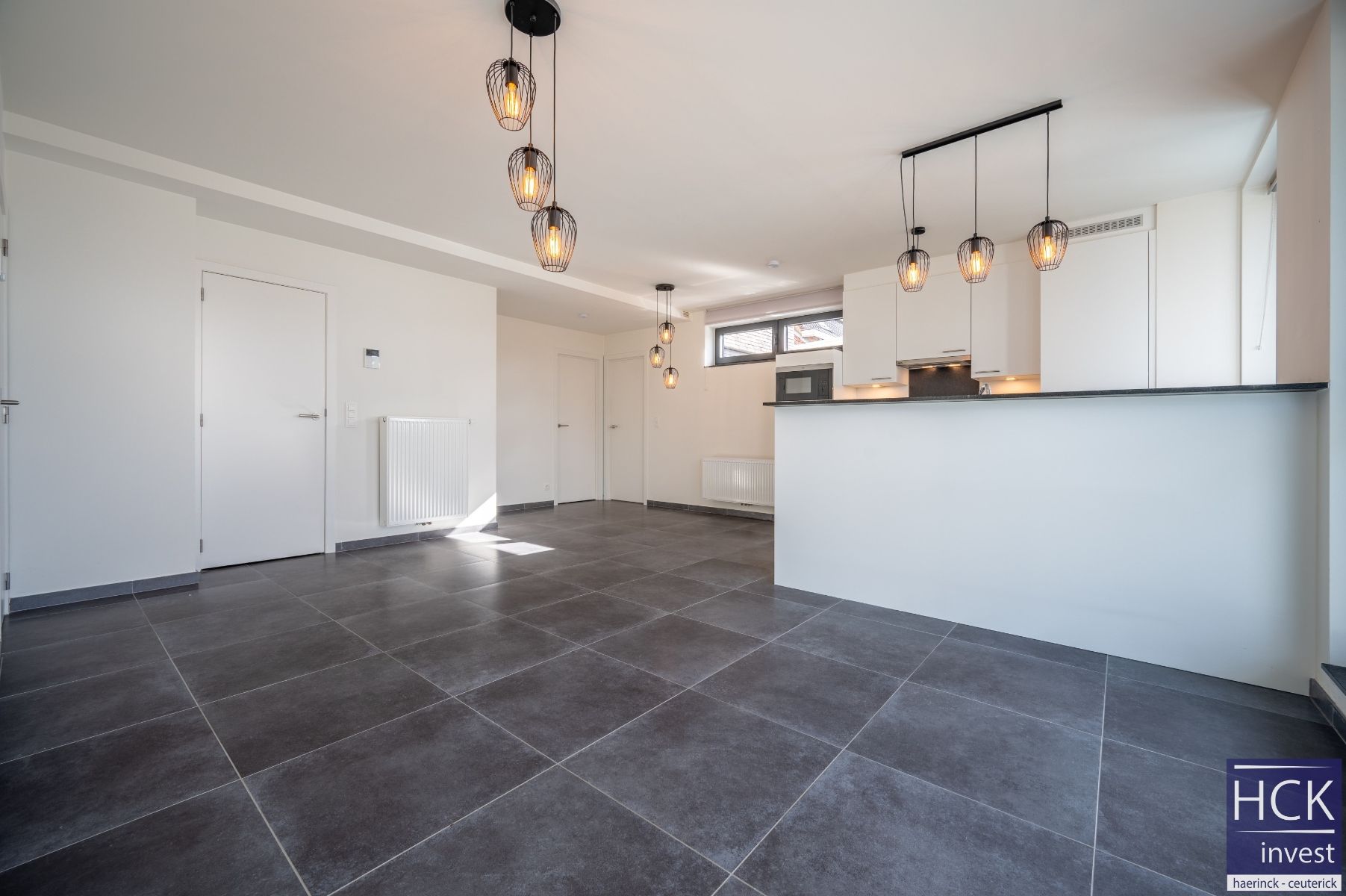 VICHTE - Lichtrijk en energiezuinig appartement met 2 SLPK én ruim terras! foto 3