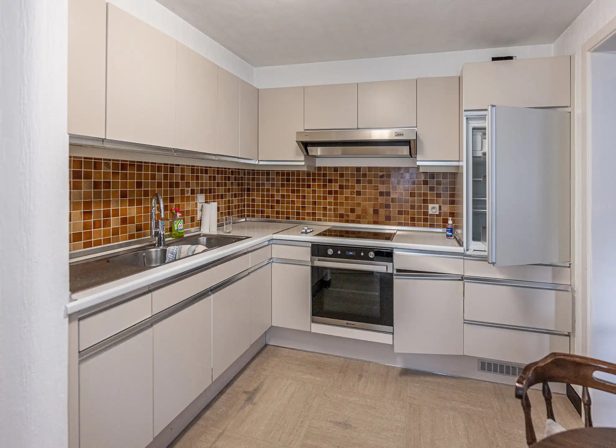 Woning in half-open bebouwing op 8 are foto 11