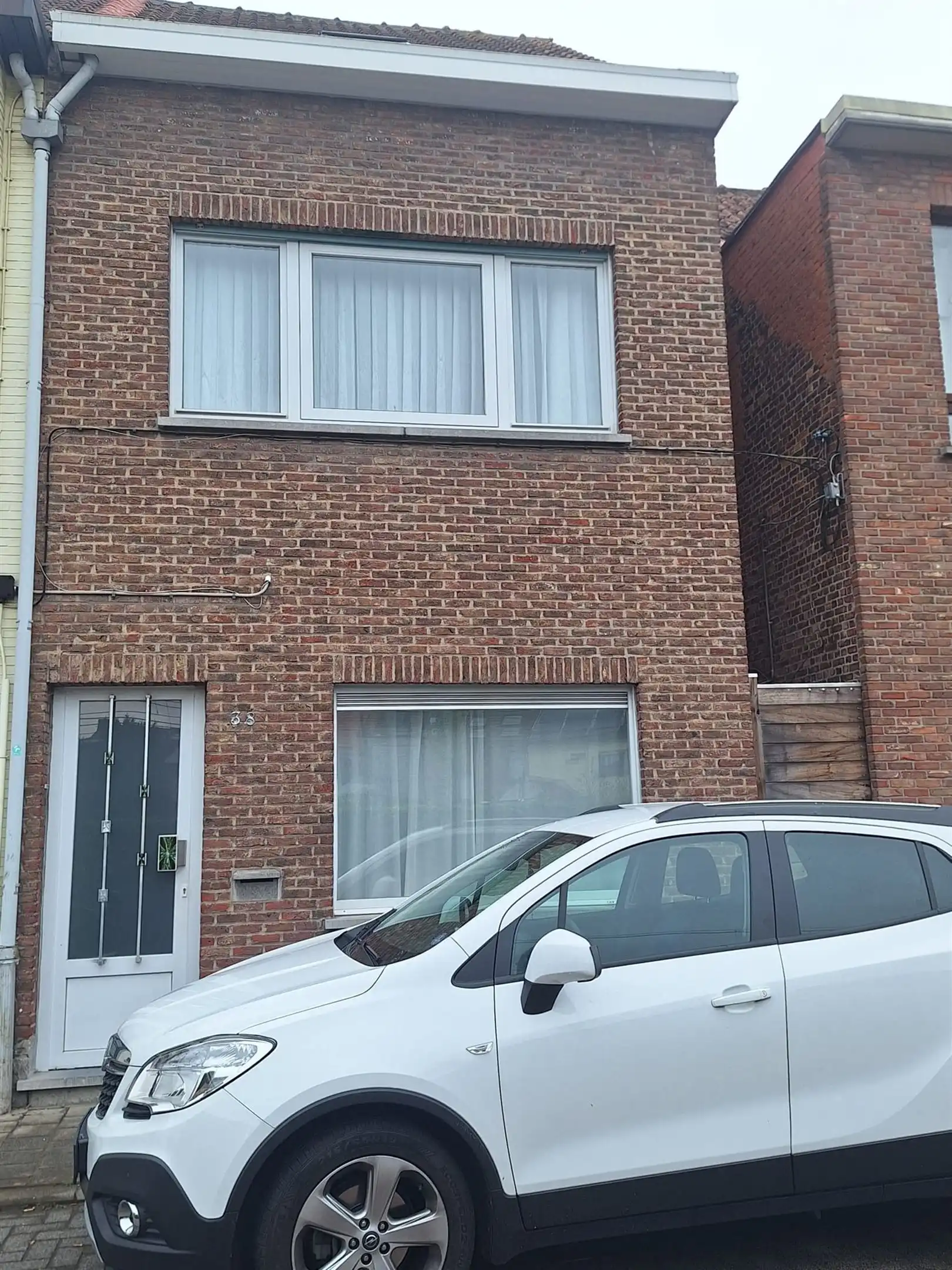 Goed onderhouden opbrengstwoning met 4 slaapkamers terras en berging foto 2