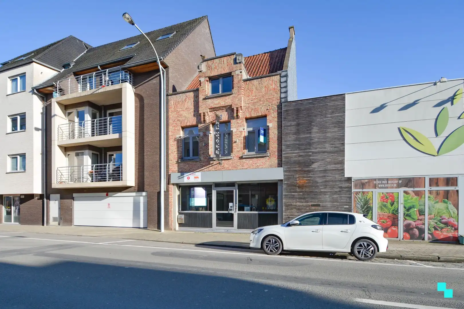 Kantoor met woonst en privé-parking te Roeselare foto 34