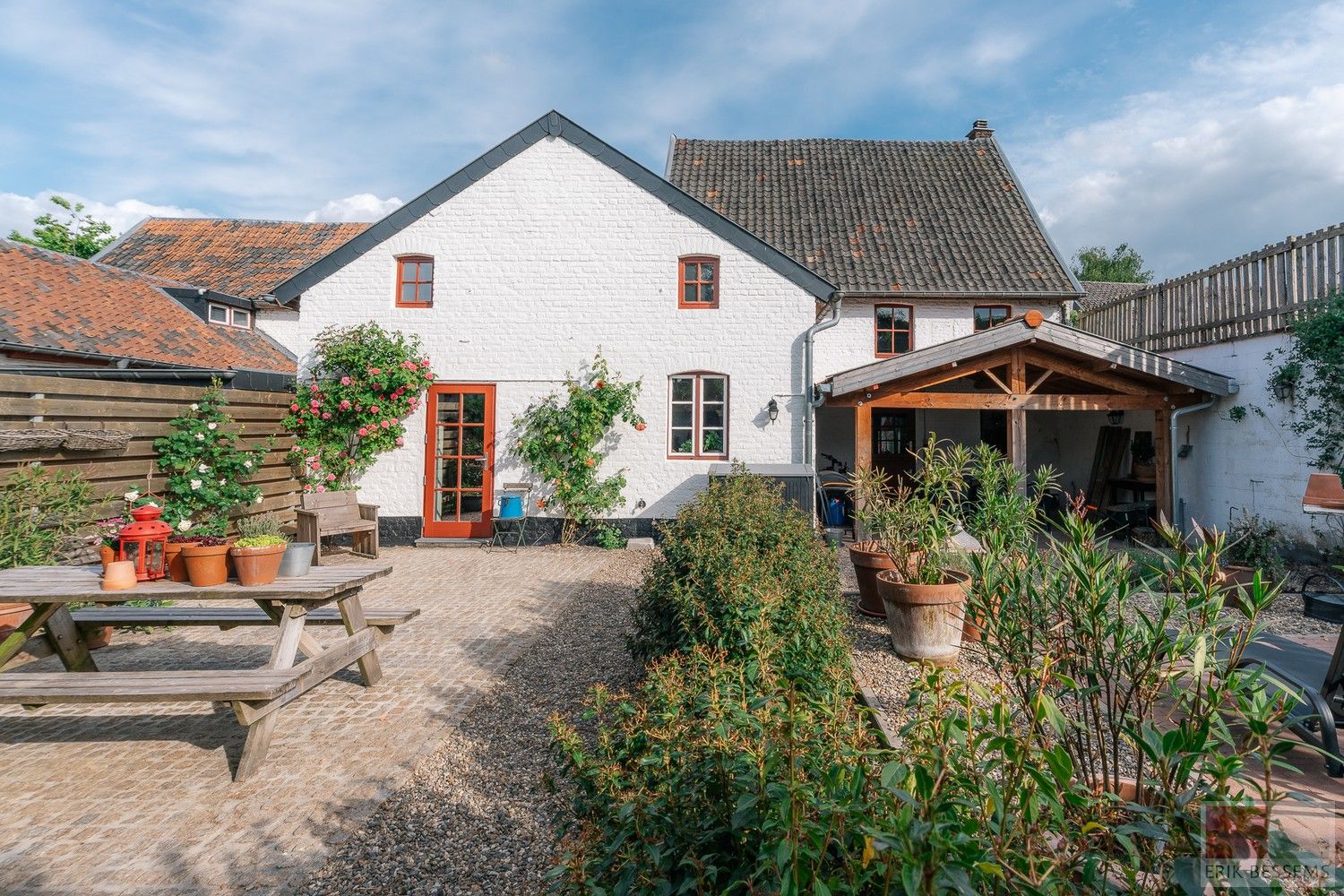 Prachtige authentieke halfvrijstaande woning uit 1800, gelegen op een perceel van 325 m² in het idyllische Teuven. foto 27