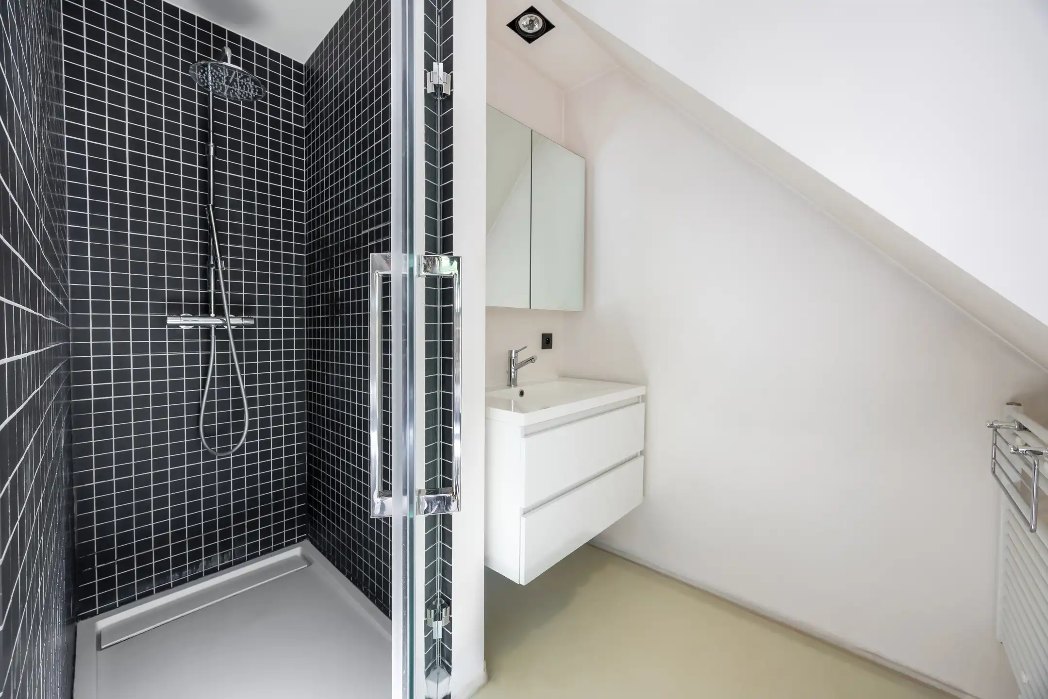 Stijlvolle woning op groene toplocatie nabij het centrum foto 36