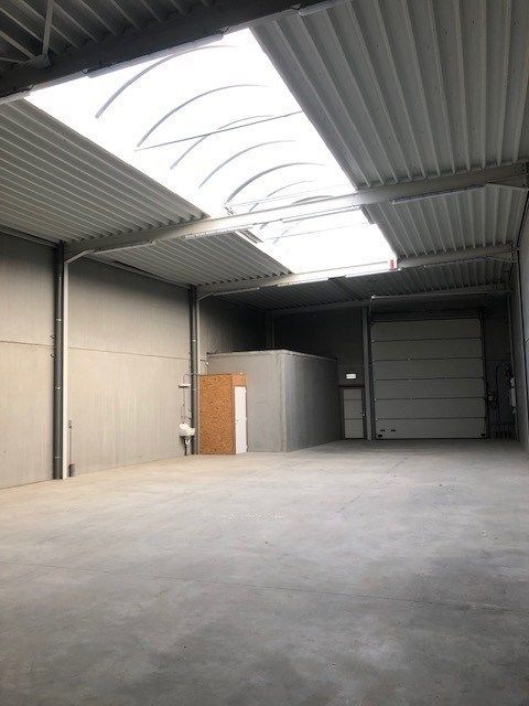 Recent magazijn (240 m²) te Oeselgem foto 7