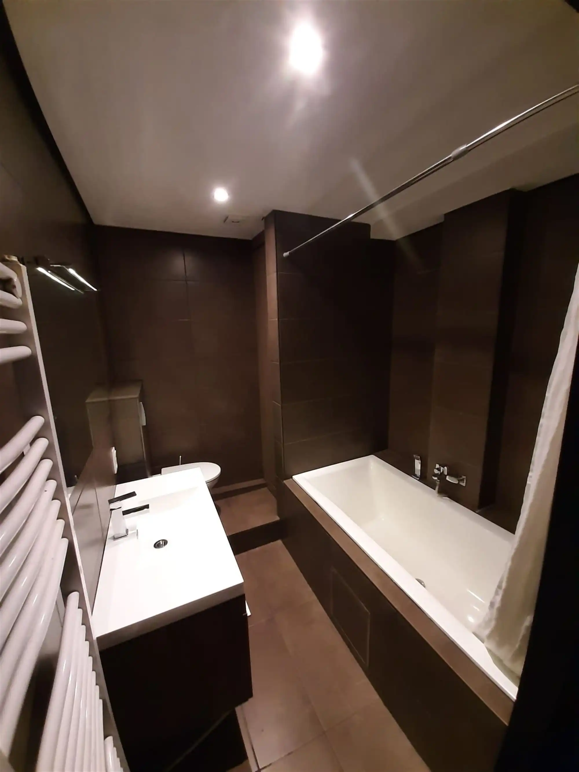 Ruime appartement met zalig terras nabij Centraal Station. foto 8