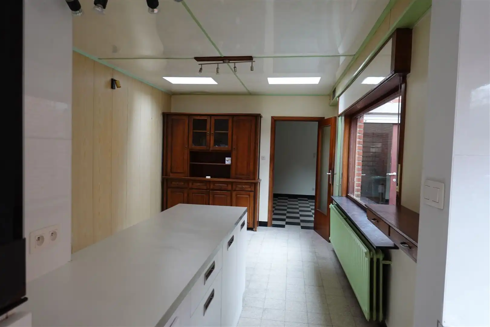 Rustig gelegen, ruime woning met 4 slaapkamers en tuin. foto 7