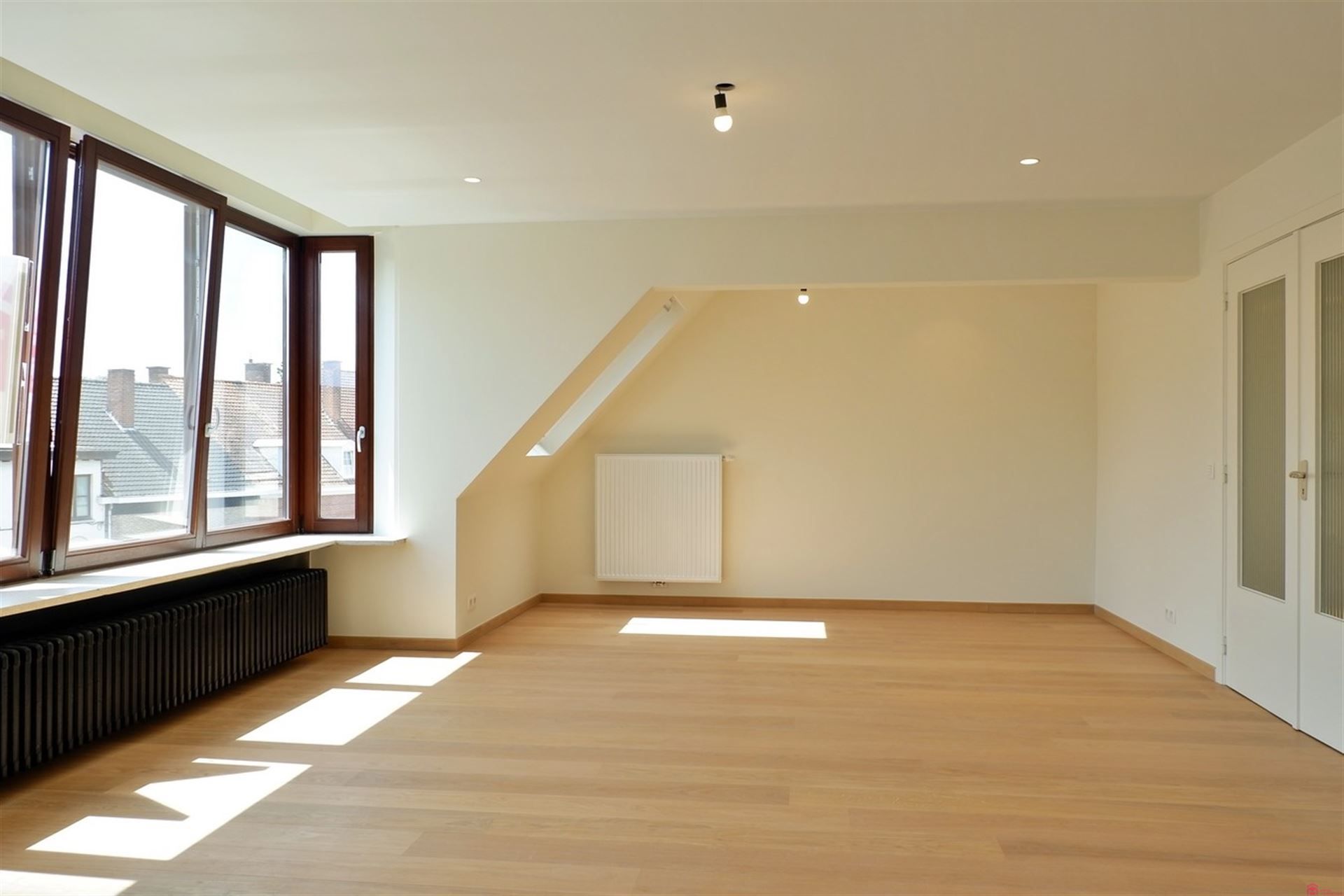 Groot, recent vernieuwd appartement foto 2