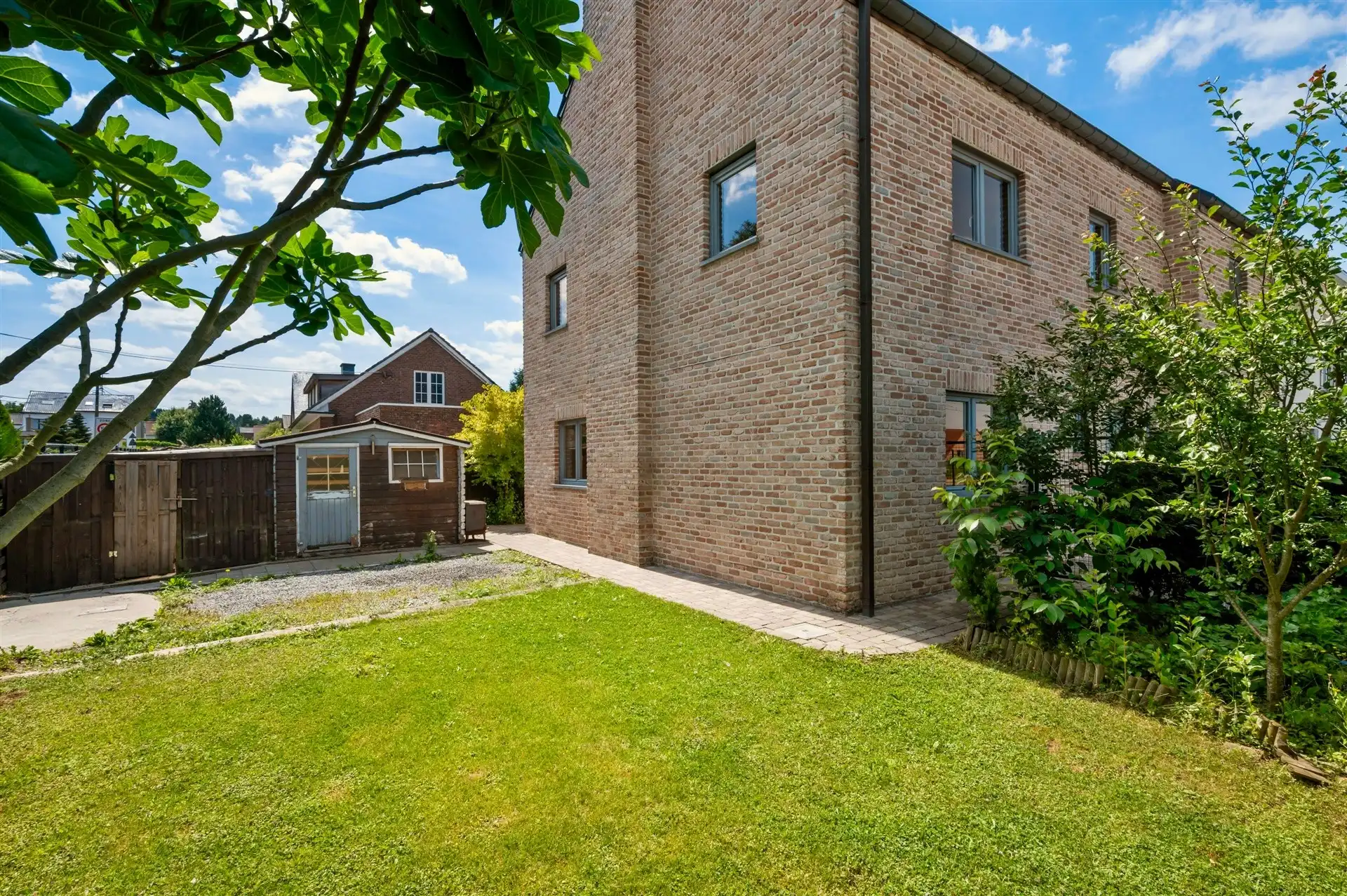 Knappe, ruime instapklare woning met 4 slpks, 2 bdks en tuin foto 30