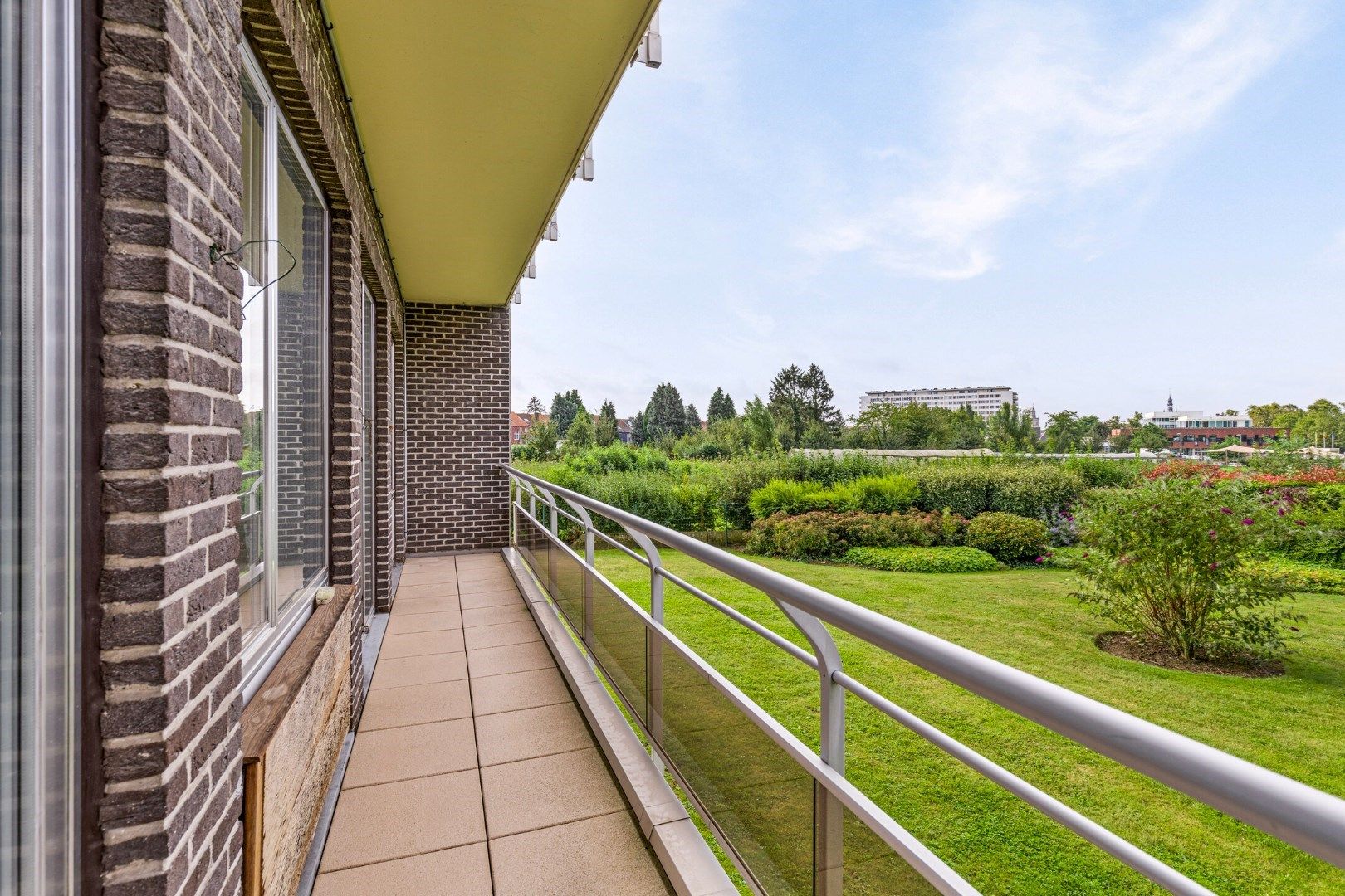 Gelijkvloers appartement met 2 slaapkamers en 2 terrassen foto 8