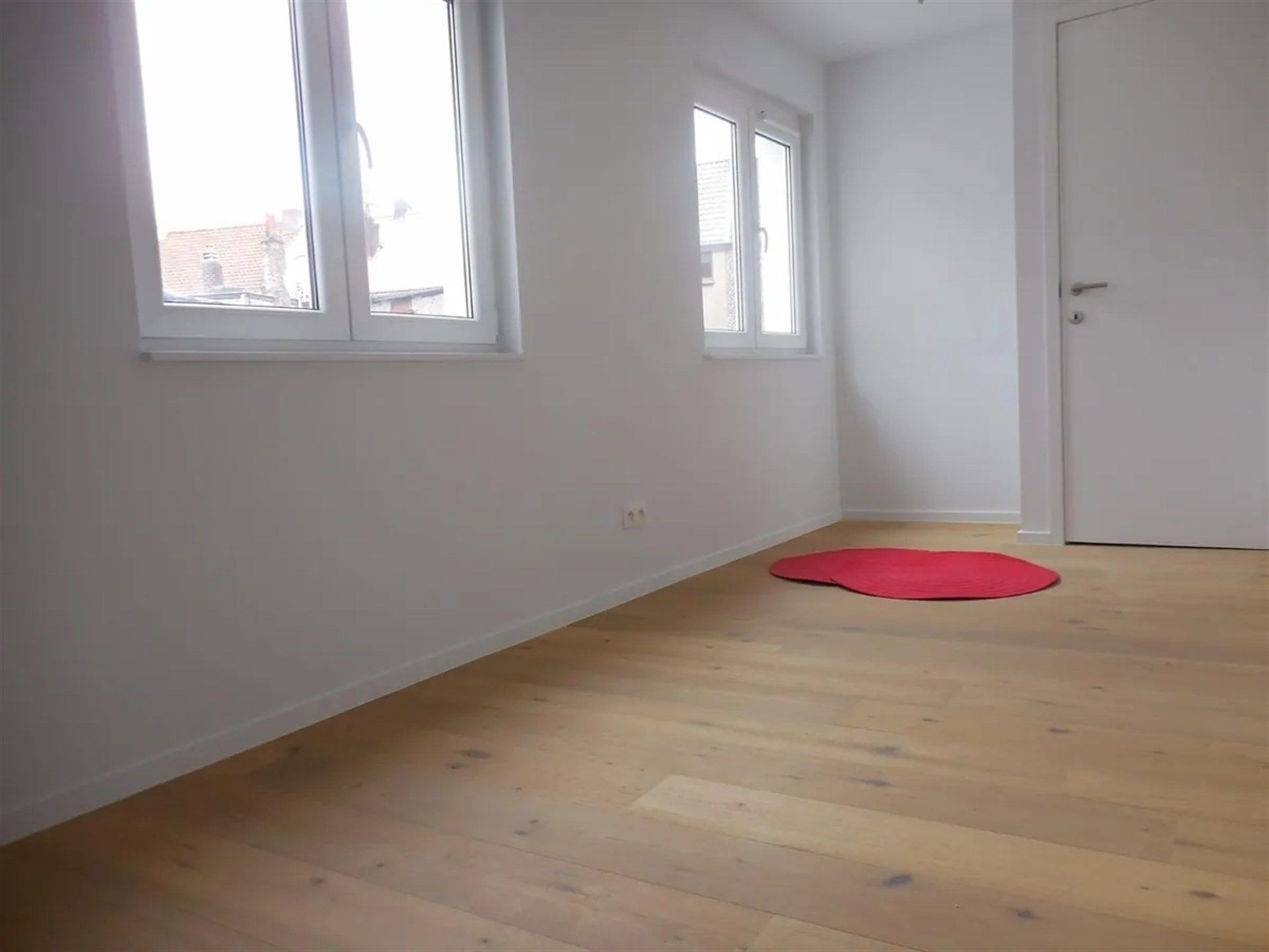 Knusse gerenoveerde rijwoning met 3 slaapkamers. foto 9