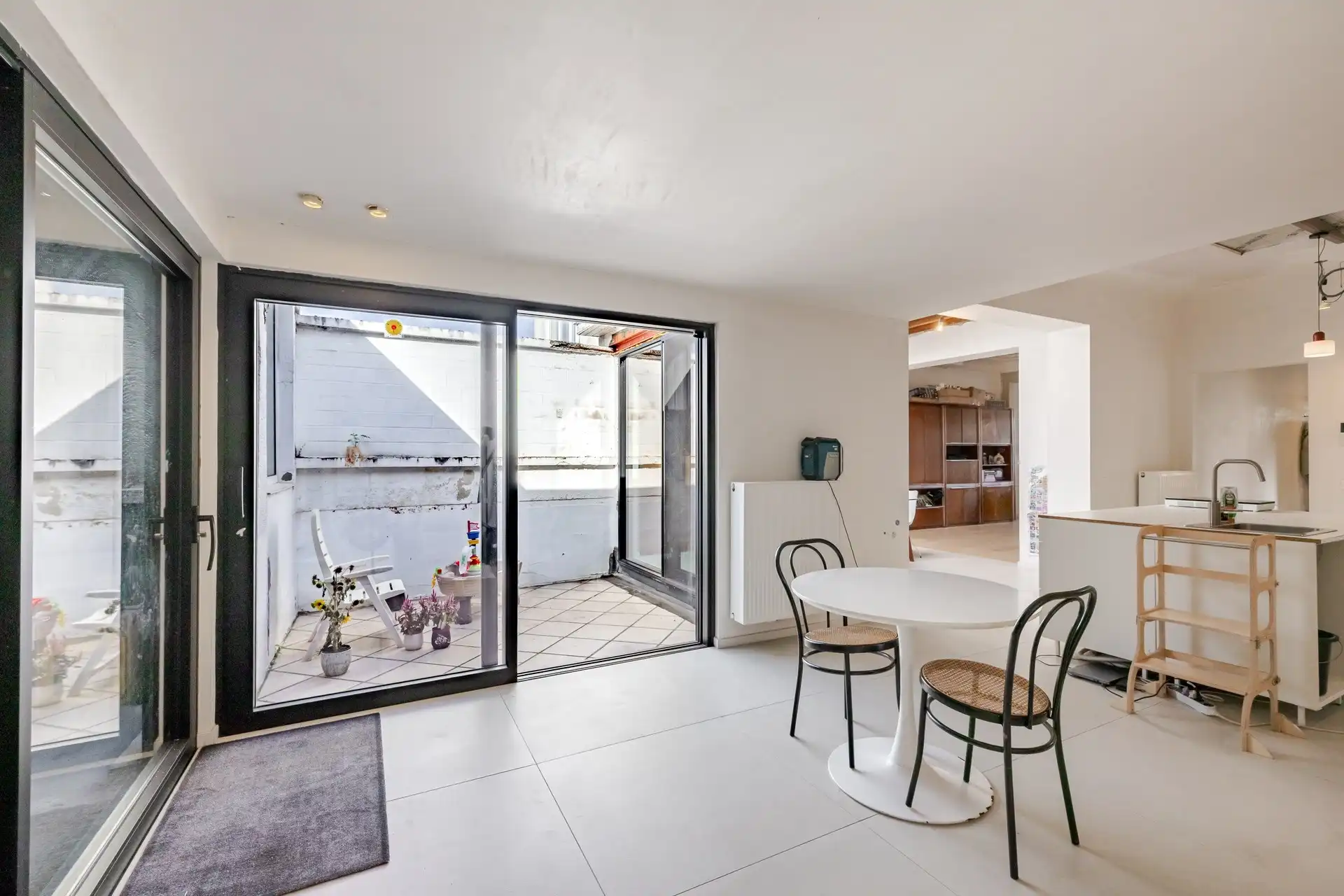 Karaktervol herenhuis met art-decoallure, ruime magazijnen en zuidgerichte tuin  foto 12