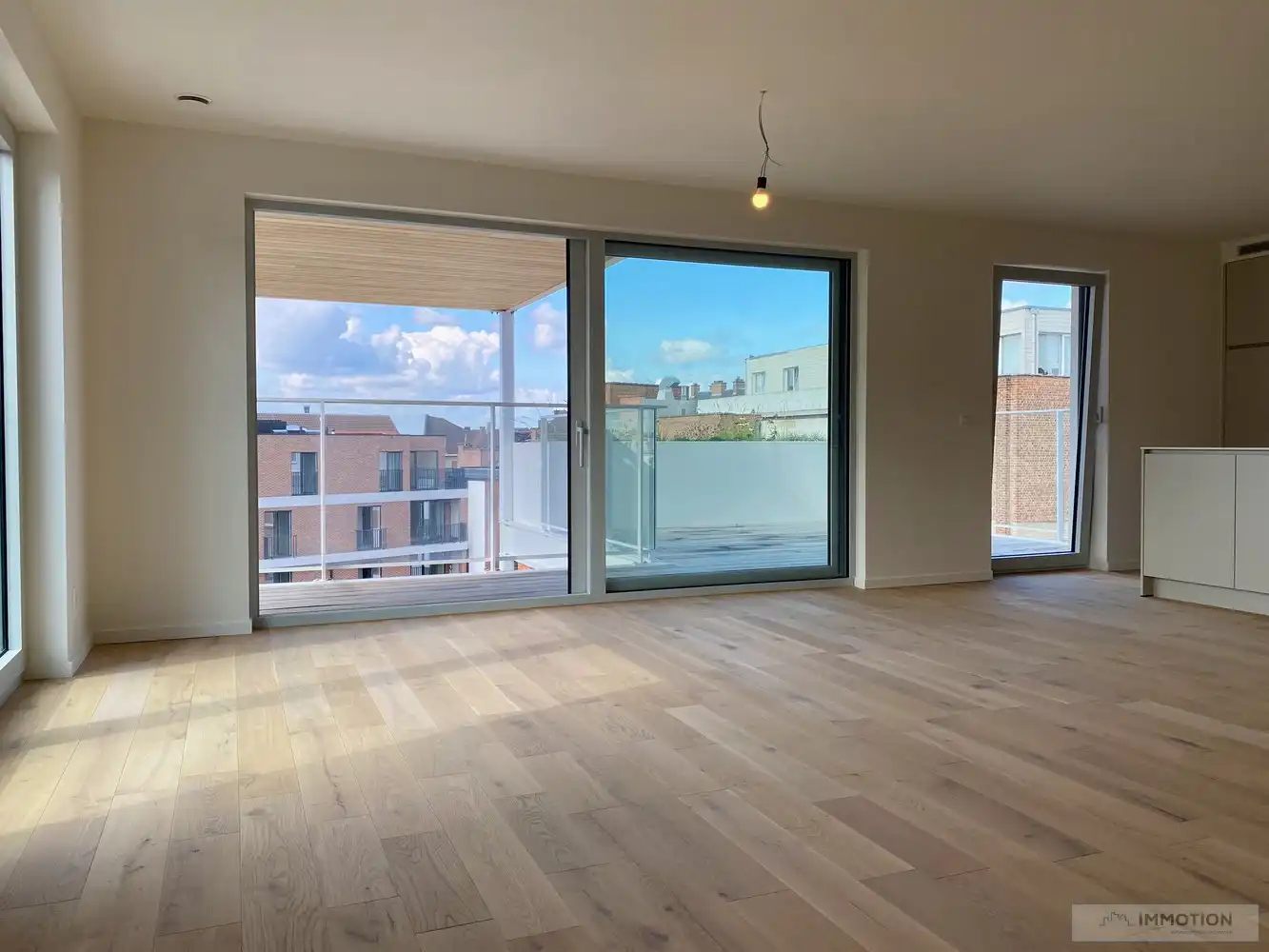 Prachtig appartement te huur in centrum Kortrijk - mét parking en kelder foto 3