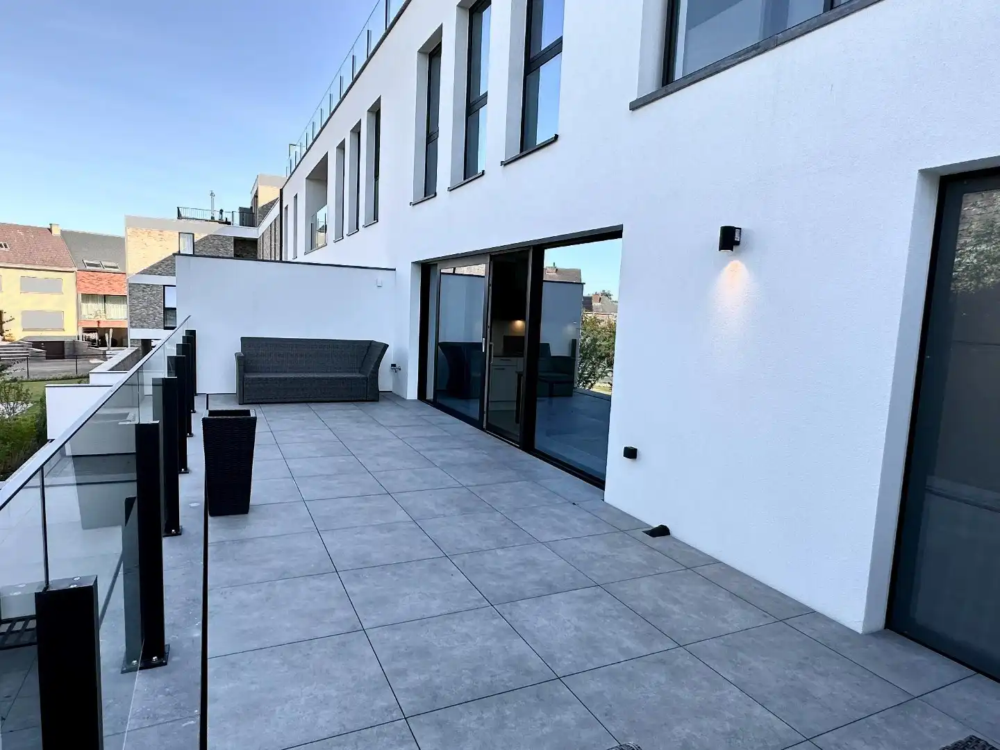 TE HUUR - Nieuwbouw-appartement 1 slpk en zonnig terras + garage foto 2