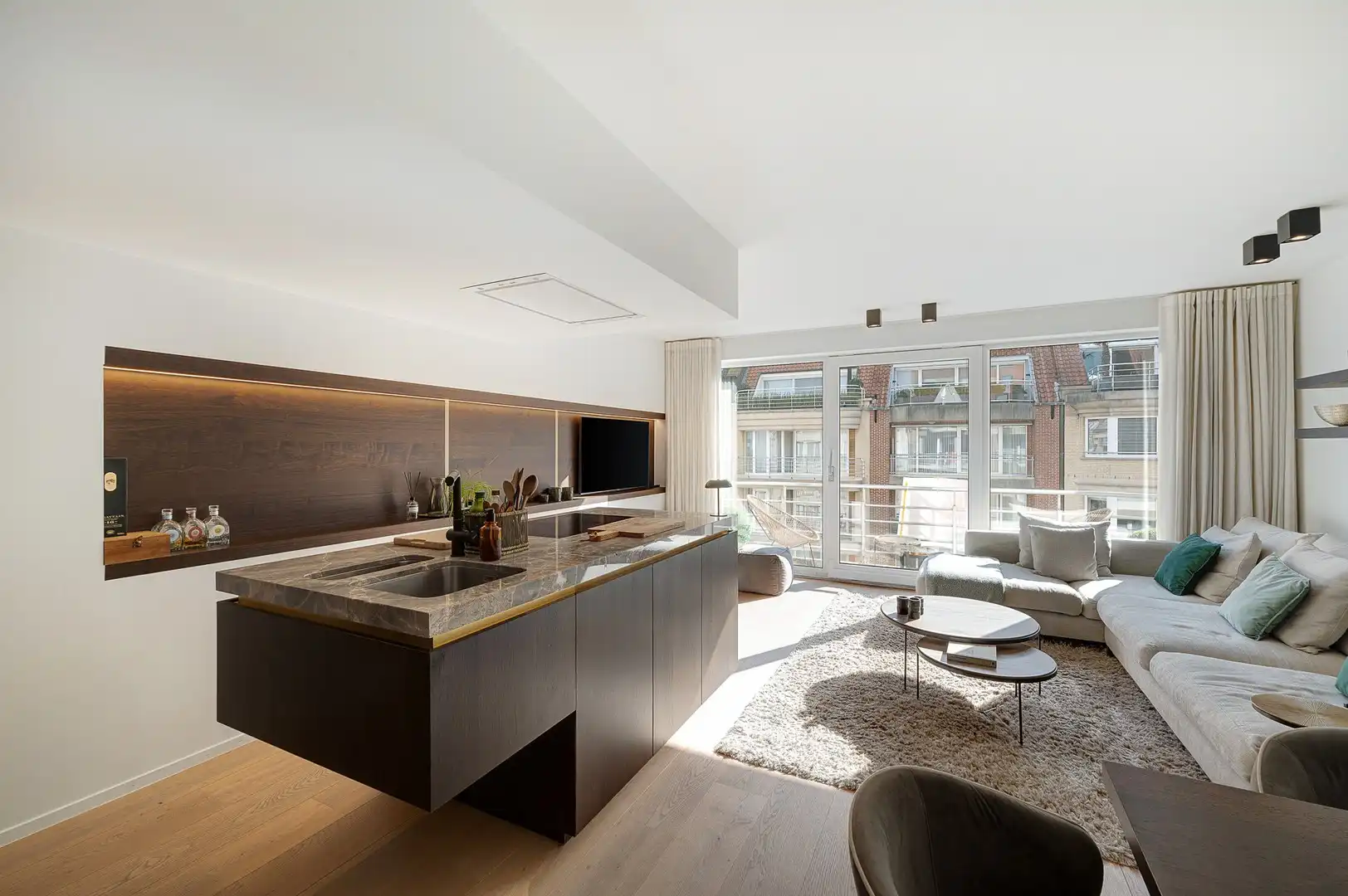 Luxueus gerenoveerd 3-slaapkamerappartement nabij zee. foto 8