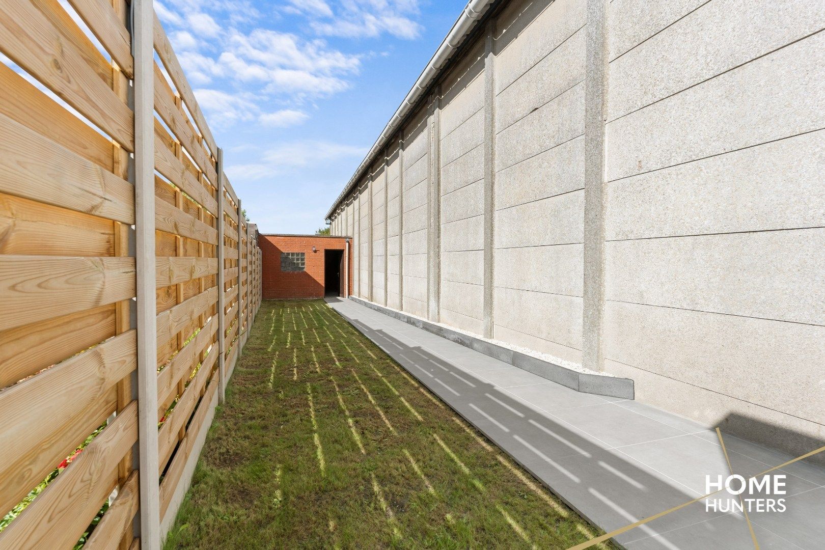 Volledig gerenoveerde woning (anno 2025) met 3 ruime slaapkamers, ruime garage + tuin te Ieper foto 19