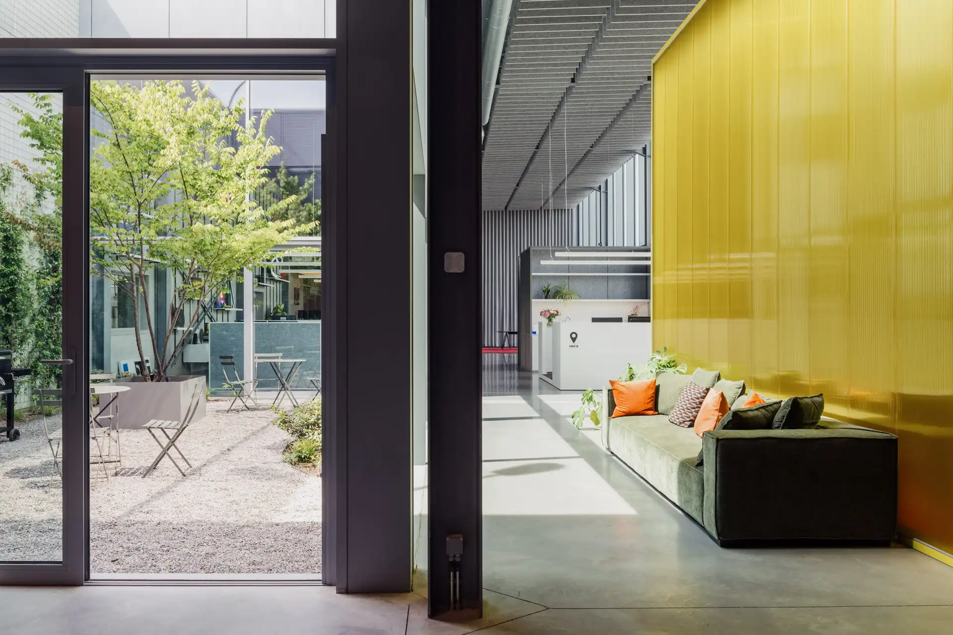 Prachtig bedrijfsgebouw in Zwevegem wegens verhuis foto 3