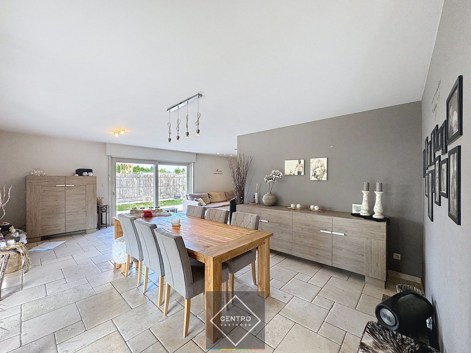 BEDRIJFSPAND te koop op AAA-locatie! Verwarmd MAGAZIJN/TOONZAAL met burelen en instapklare WONING te Brugge (Sint-Michiels). foto 9
