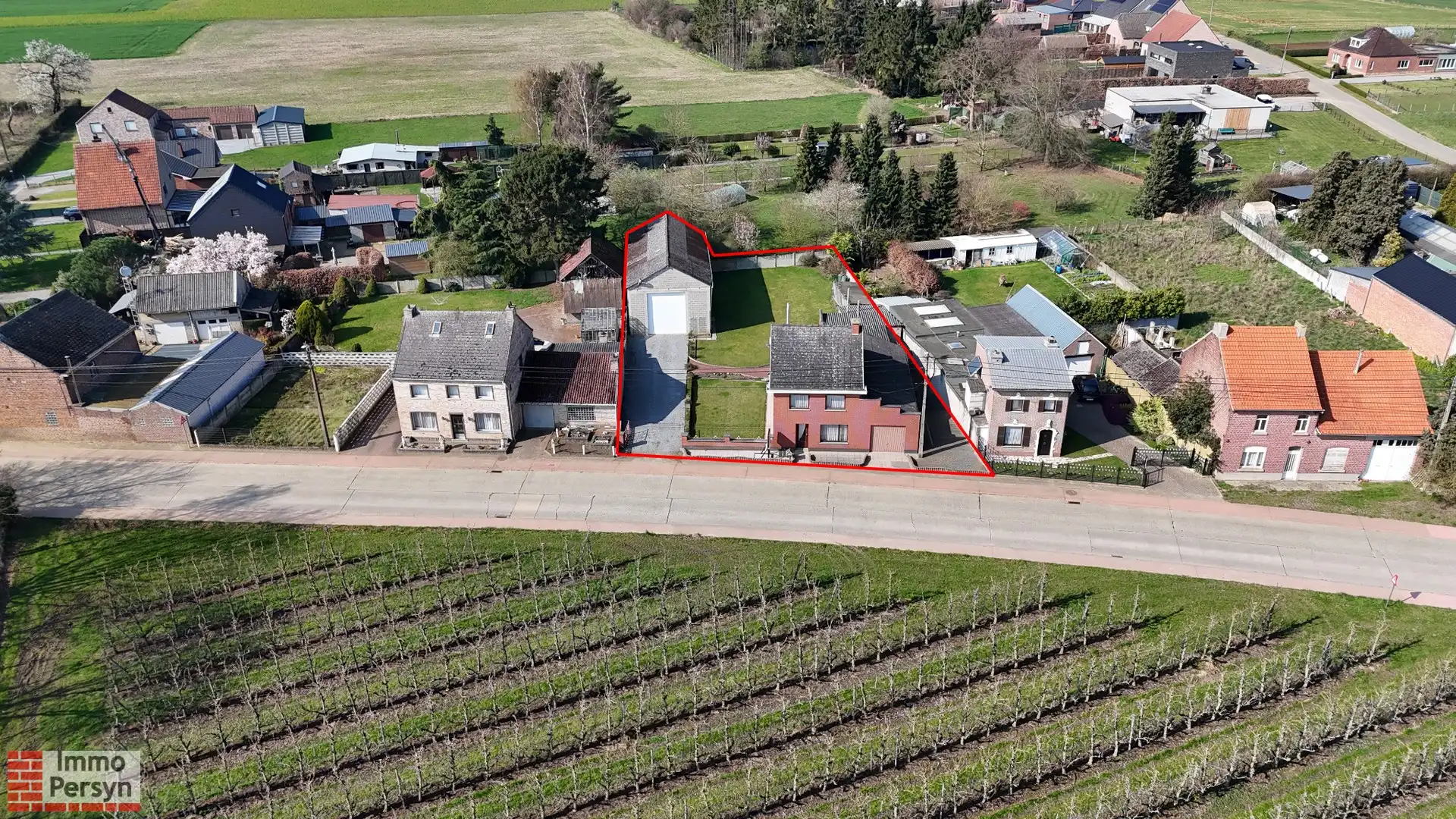 Vrijstaande woning met werkplaats op ruim perceel in landelijke omgeving foto 45