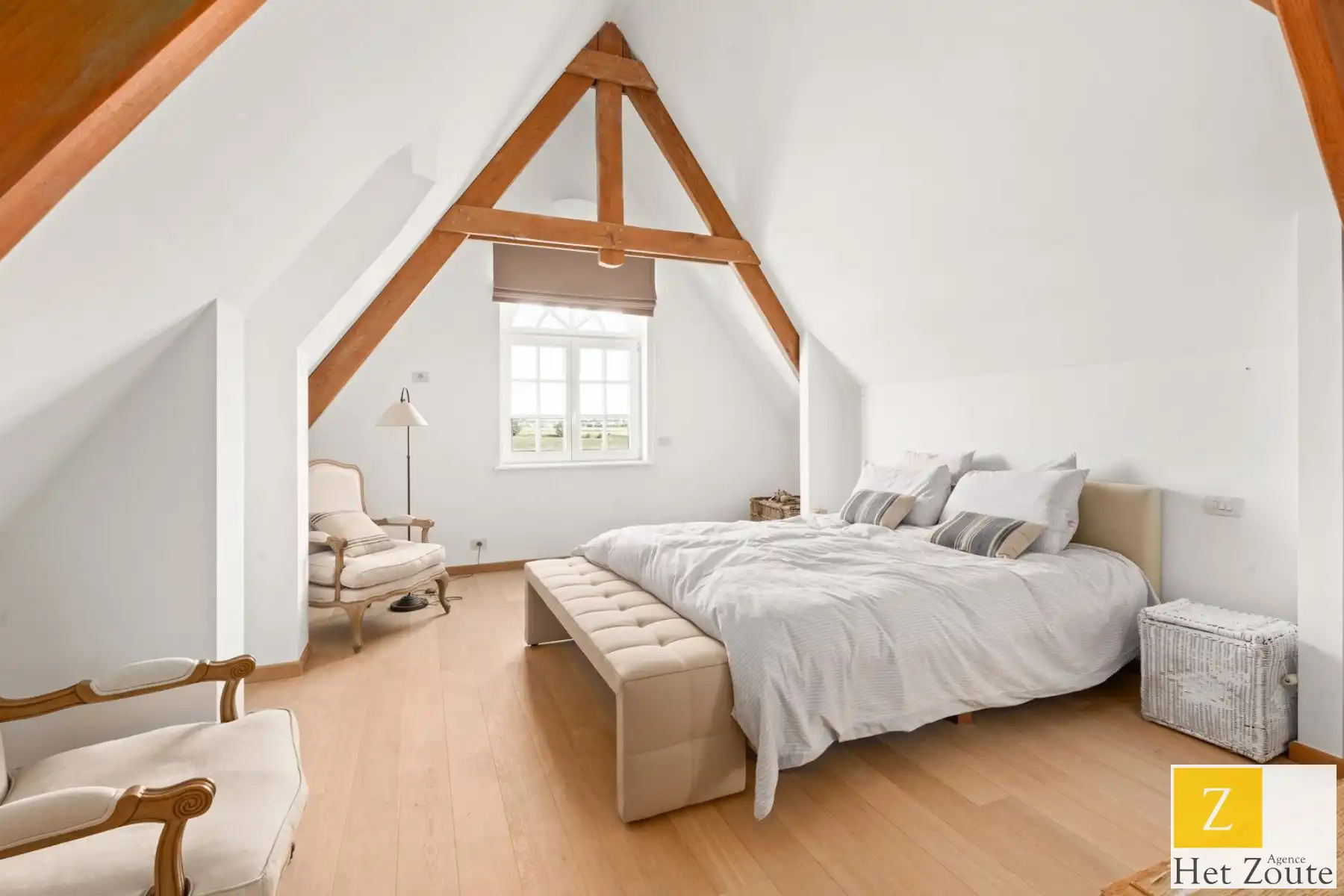 Prachtige villa gelegen op een ruim perceel van 2.648 m² foto 16