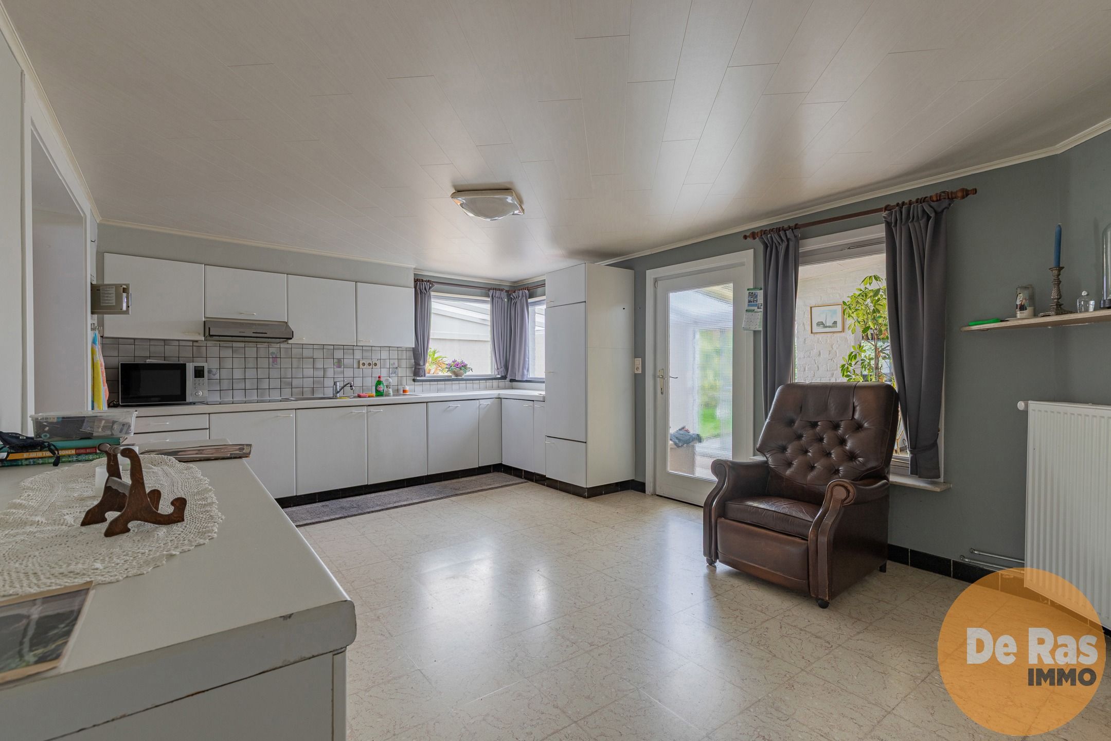 WELLE - Centraal gelegen, ruime woning met garage en tuin foto 7