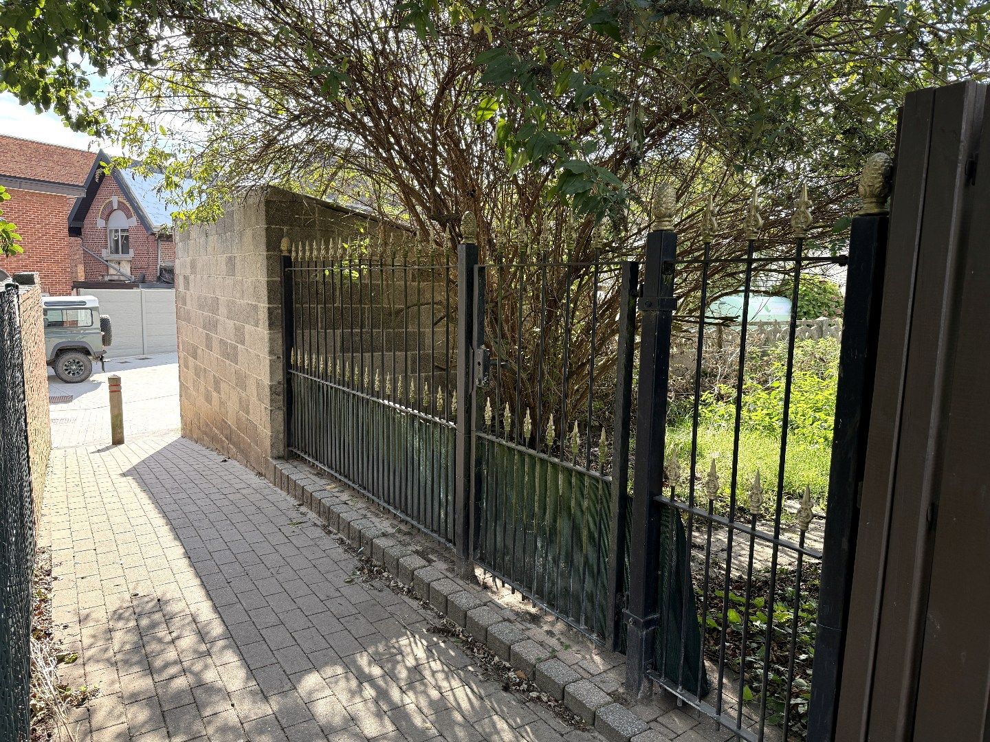 Gezellig ingerichte woning met hobbyruimte en tuin + toegang achterom foto 30