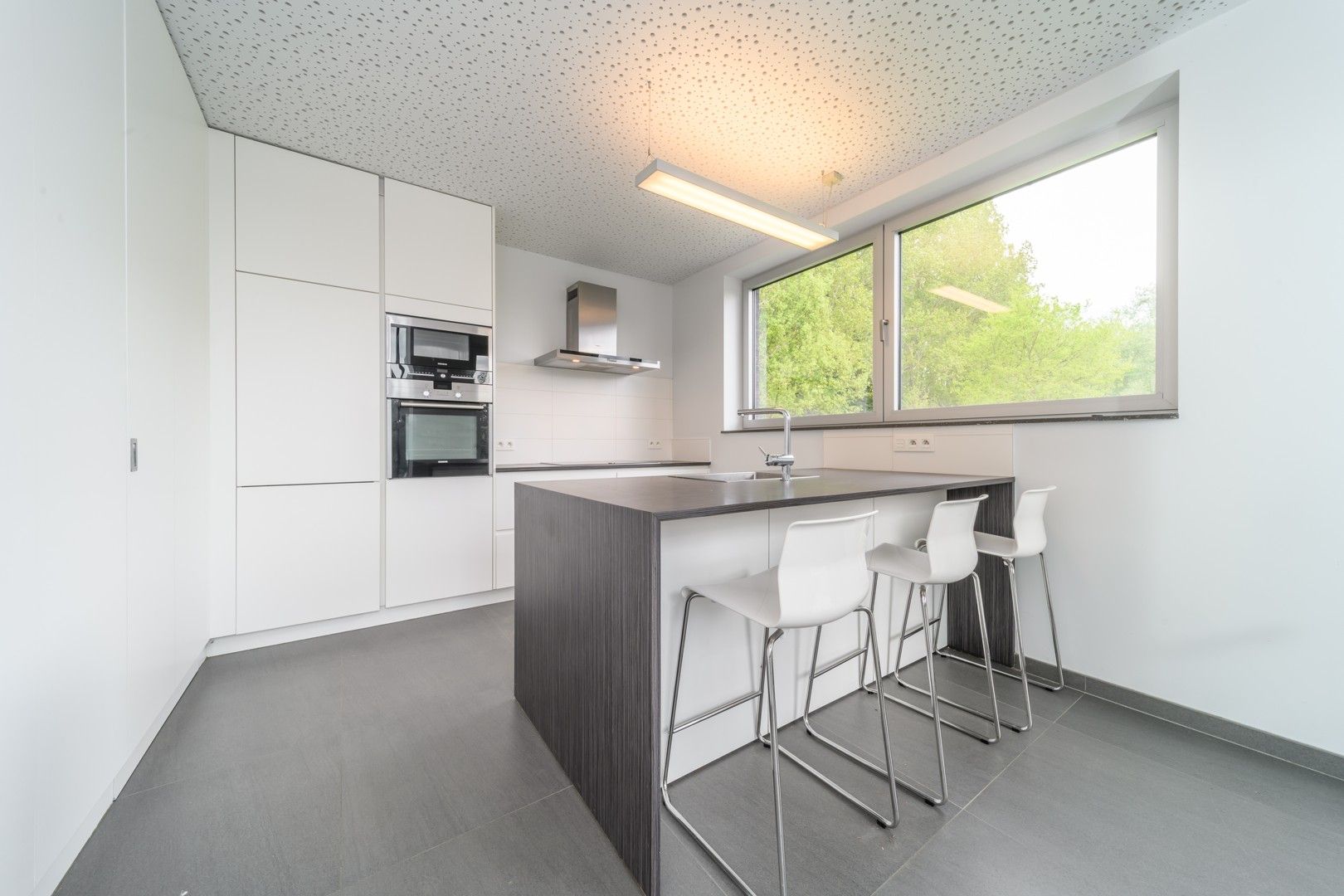 Zeer ruime, moderne en luxueuze villa foto 9