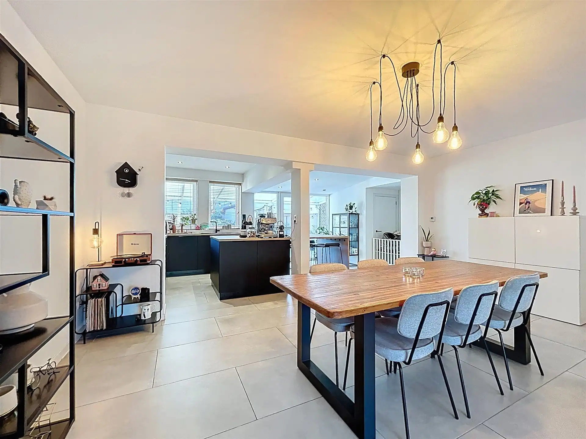 instapklare gezinswoning met 5 slaapkamers en half open karakter op perceel van 240m² foto 5