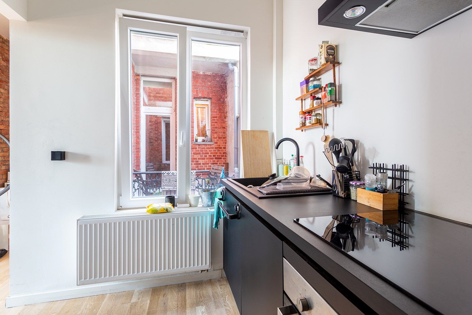 Lichtrijk hoek appartement met karakter!  foto 17