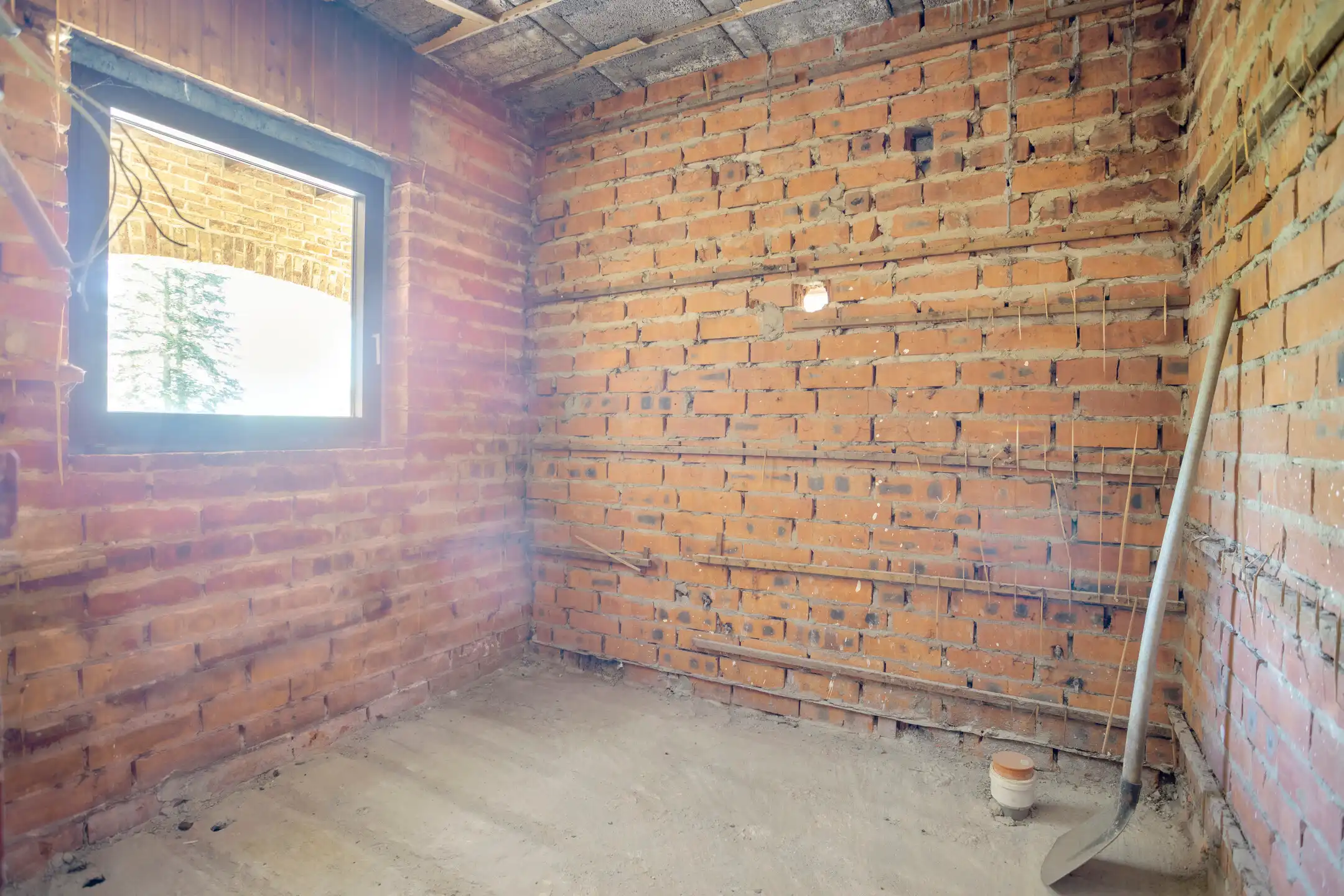 Te renoveren vrijstaande woning met veel potentieel foto 11