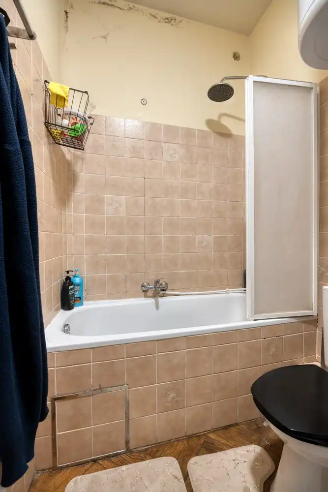 Appartementsgebouw met 1 commerciële ruimte, 2 twee slaapkamer appartementen en 1 studio op wandelafstand van Sint-Pietersstation foto 13