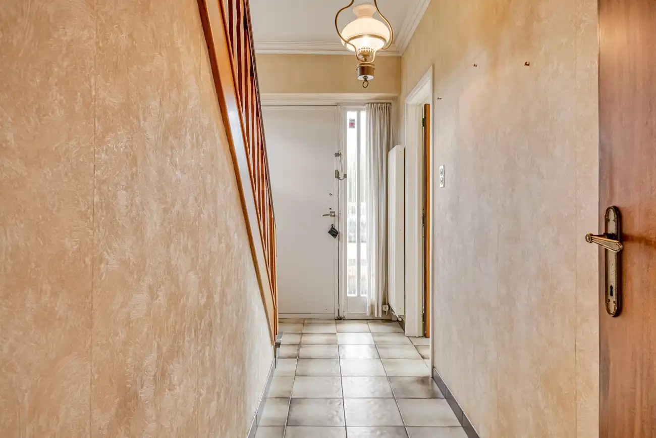 Charmante te renoveren woning met 3 slaapkamers in het rustige Desteldonk foto 5