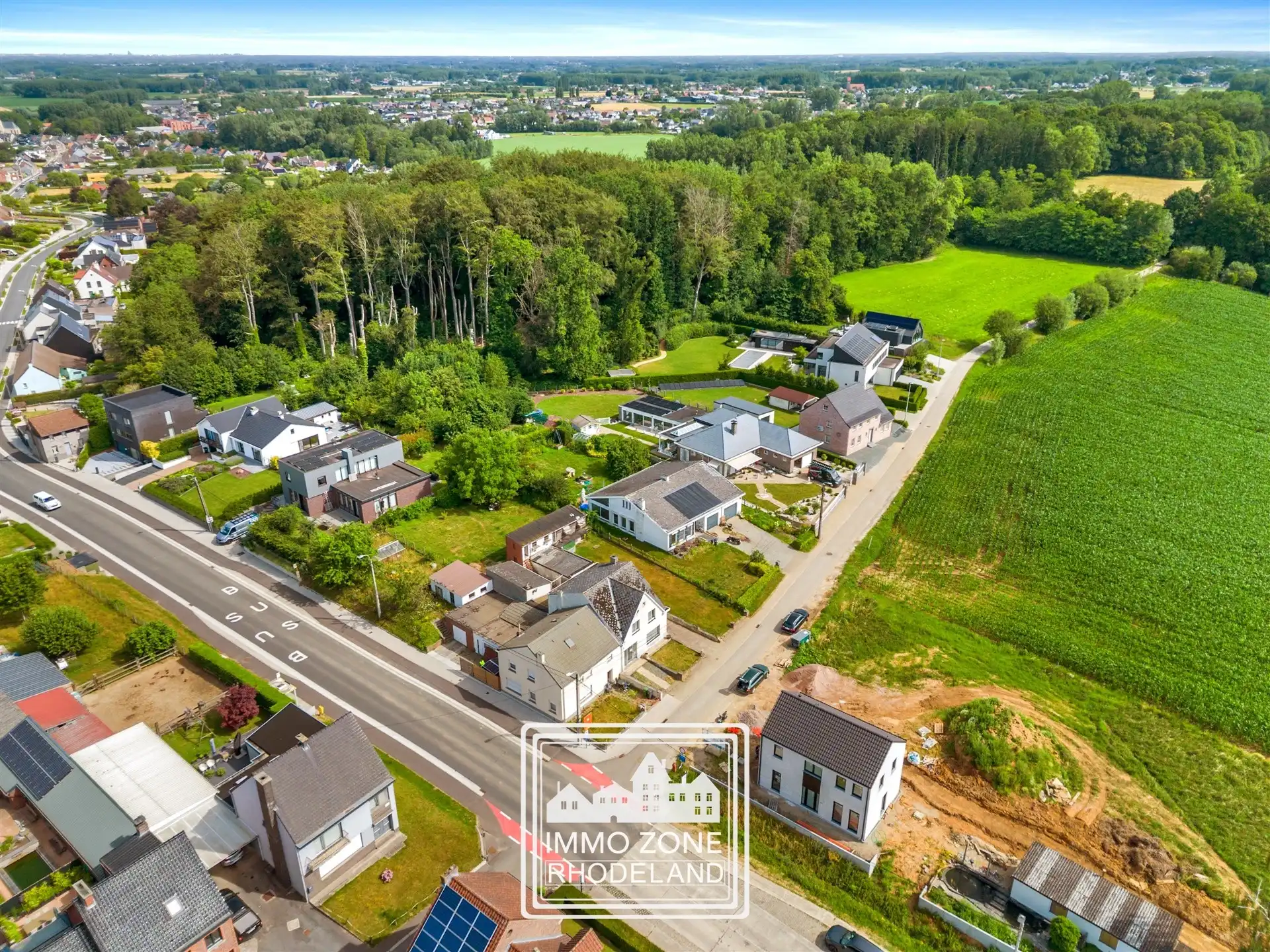 Gunstig gelegen te renoveren woning met veel potentieel foto 27