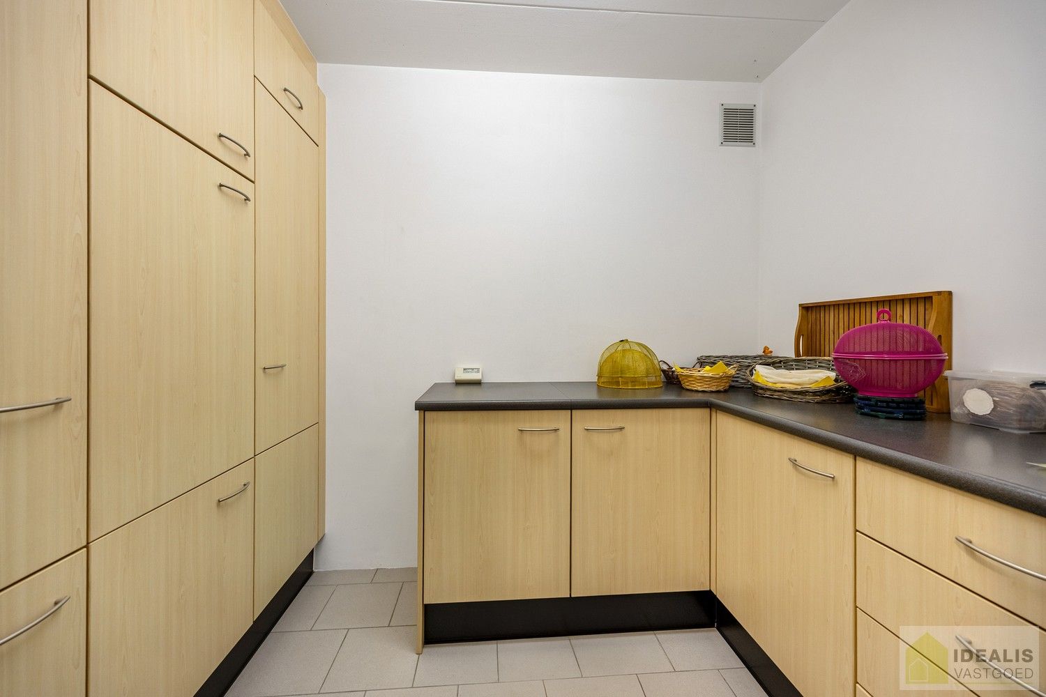 IDEALIS VASTGOED – ZEER VERZORGDE EN INSTAPKLARE GEZINSWONING MET 4 SLAAPKAMERS OP EEN RUIM PERCEEL VAN 16A 47CA IN EEN RESIDENTIELE WOONSTRAAT foto 8