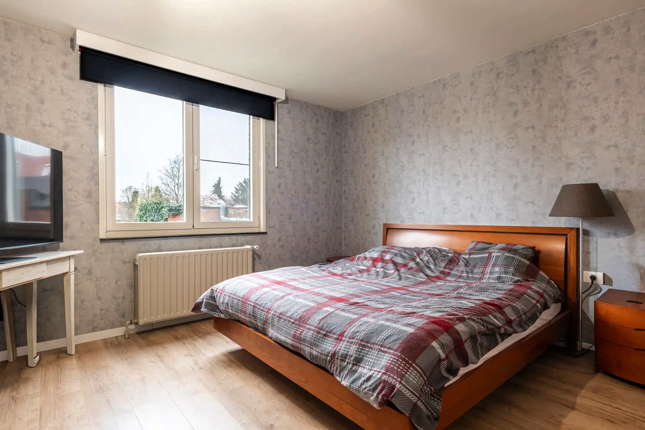 Recent gerenoveerd app. (103m²) met terras en garage foto 9