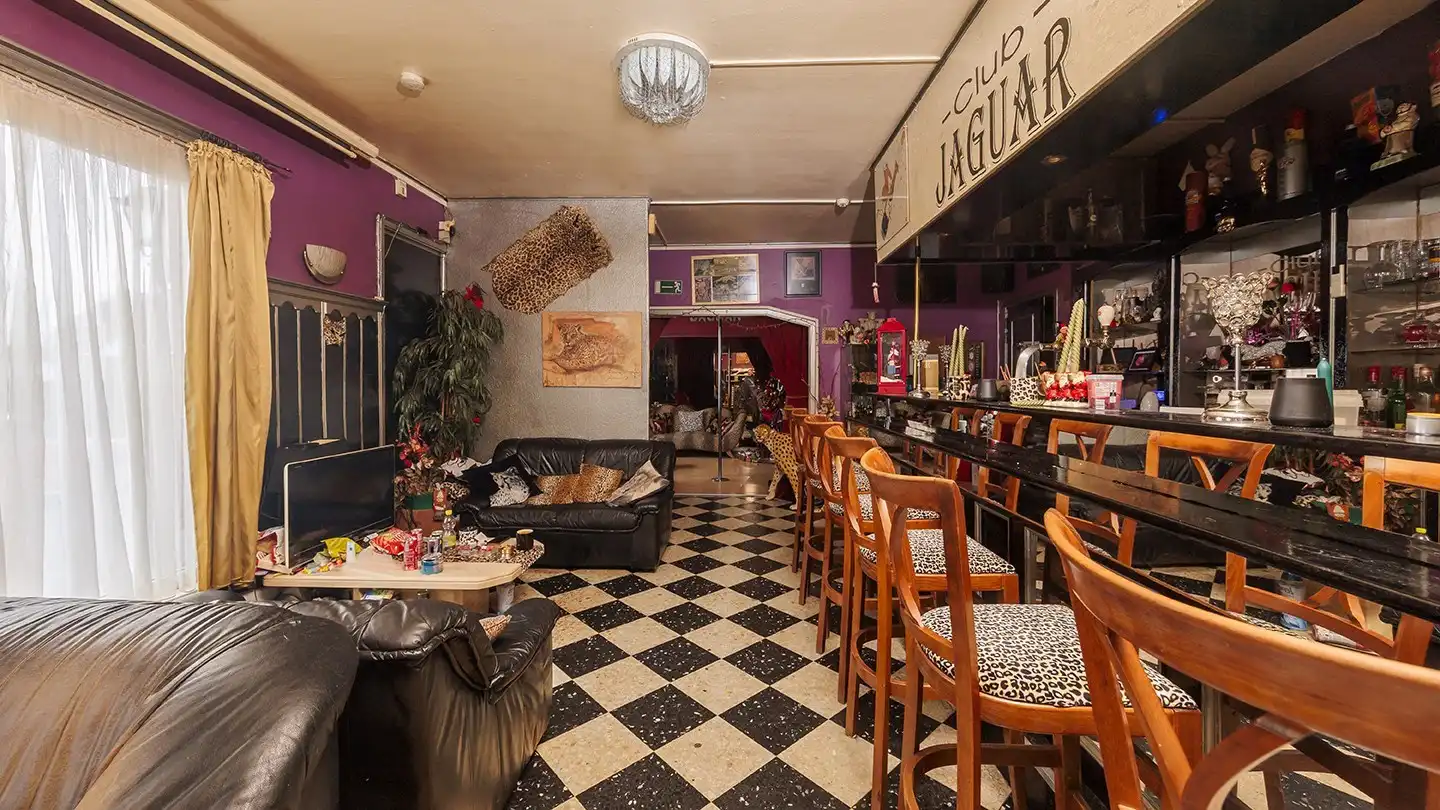 Goed gelegen pand / opbrengsteigendom met tuin te koop te Lubbeek foto 4