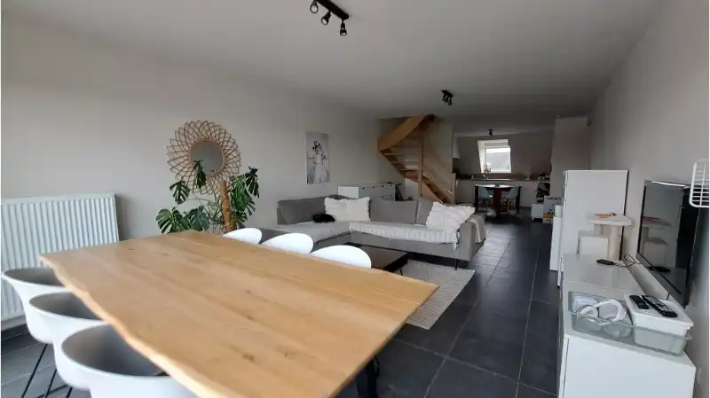 Duplex met 3 slaapkamers, Terras en Autostandplaatrs te huur in Zedelgem foto 2