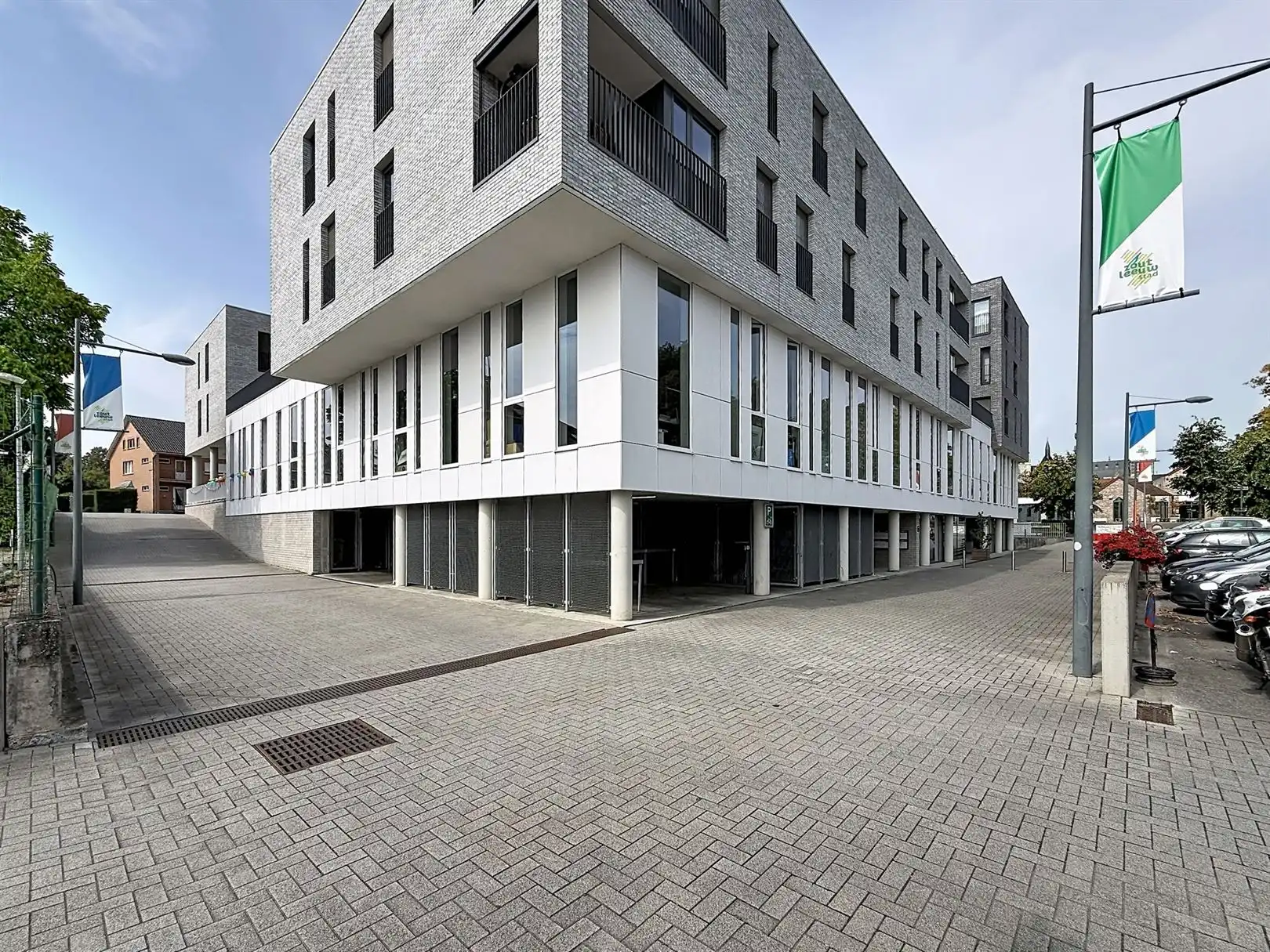 Instapklaar appartement 2de V, kelder en autostaanplaats foto 29