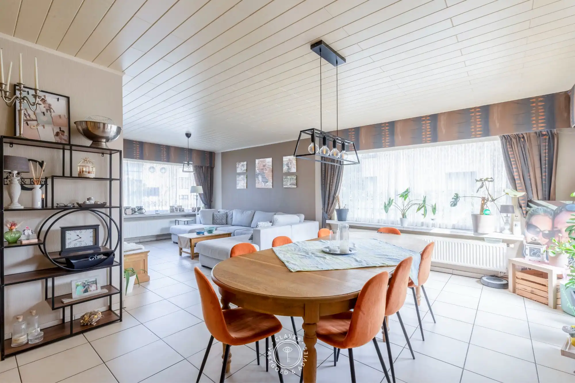 Instapklare halfopen bebouwing met garage en open zicht op de velden foto 2