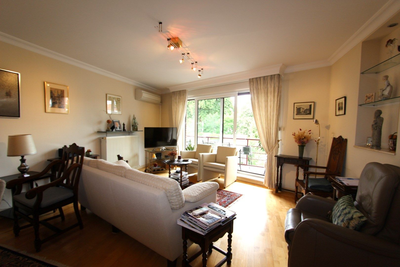 MOOI APPARTEMENT IN HET CENTRUM MET GARAGE foto 2