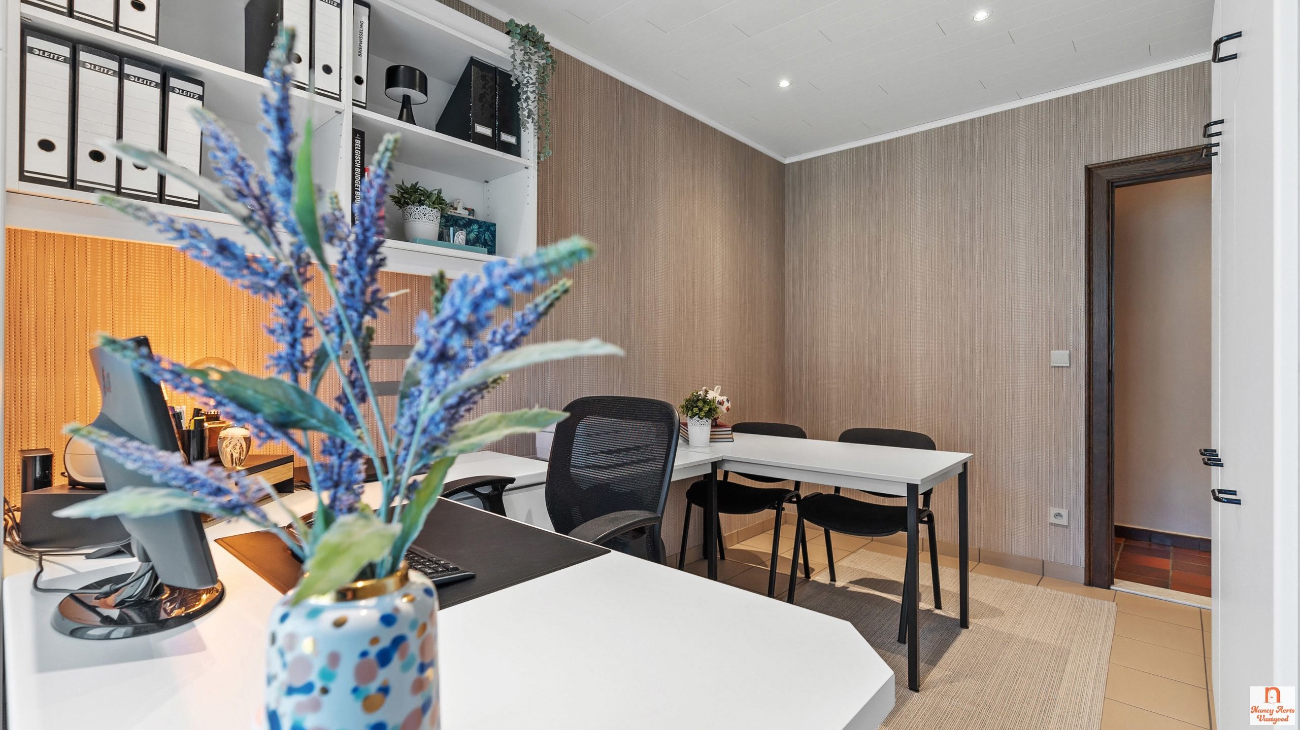 Luxueuze villa met overdekt zwembad, bos en weiland foto 39