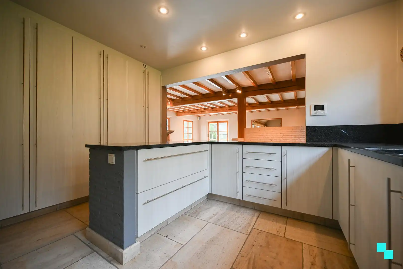 Landelijk gelegen open bebouwing op grens Lendelede, Izegem en Sint-Eloois-Winkel foto 11