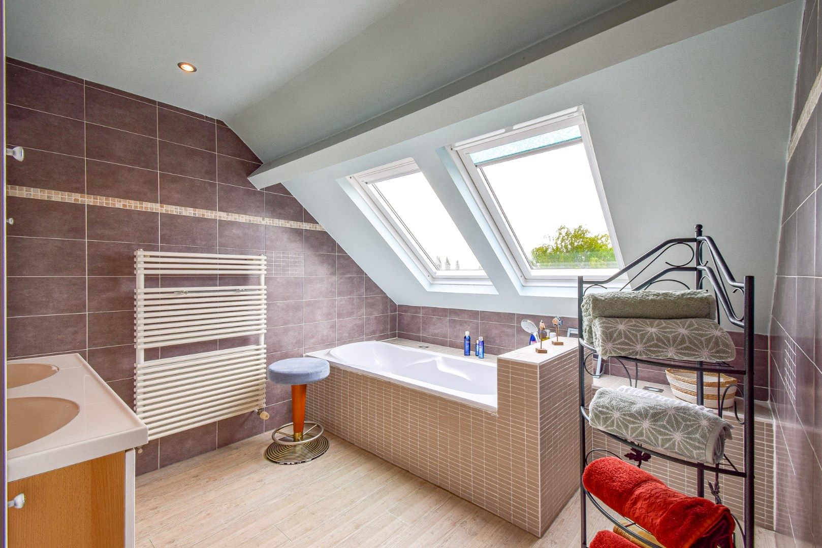 Instapklare woning met 5 slaapkamers en mogelijkheid achterliggende landbouwgrond foto 25