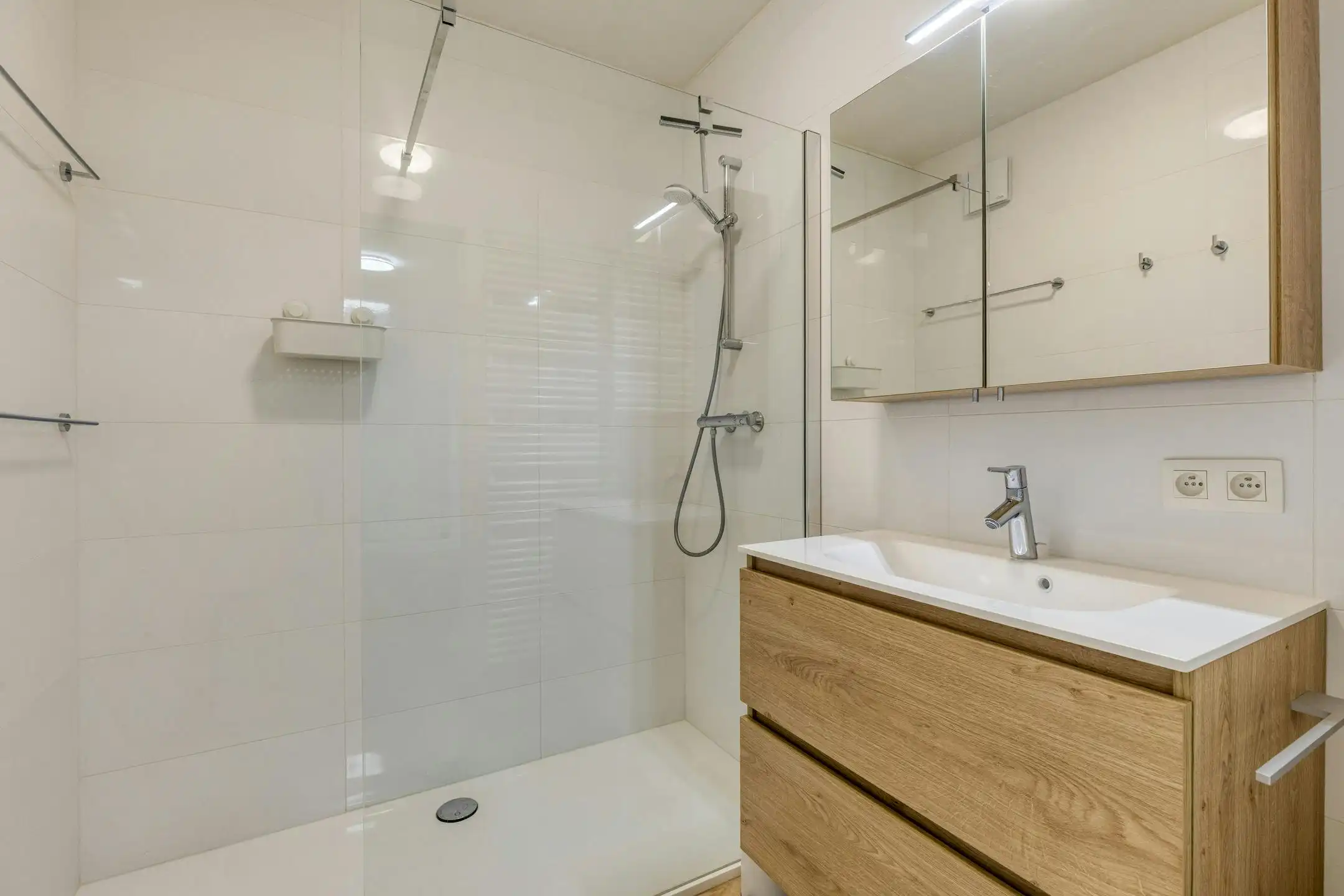 Lichtrijk en instapklaar appartement te koop in Blankenberge foto 15