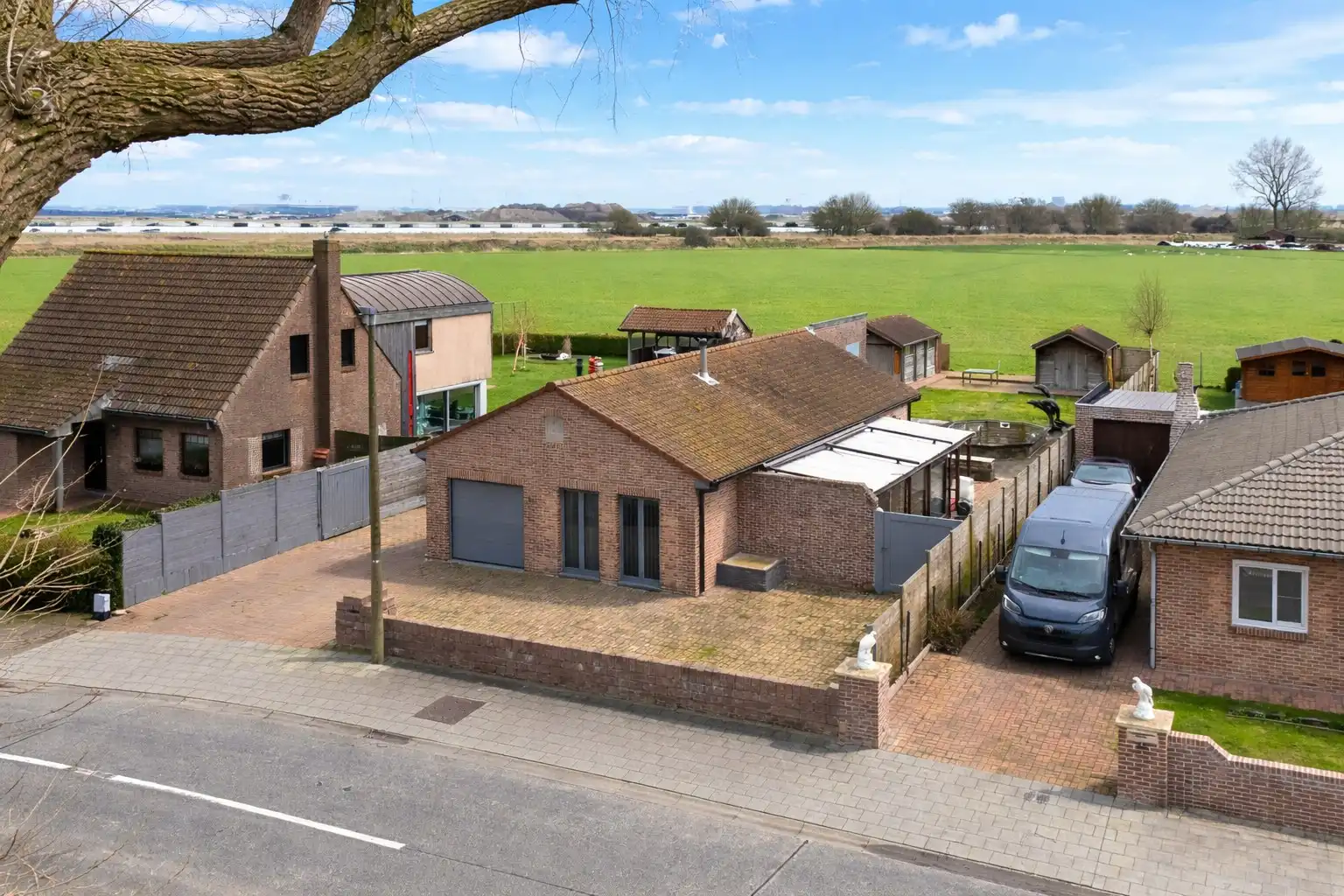 Vrijstaande bungalow op 847m² te Lissewege foto 2