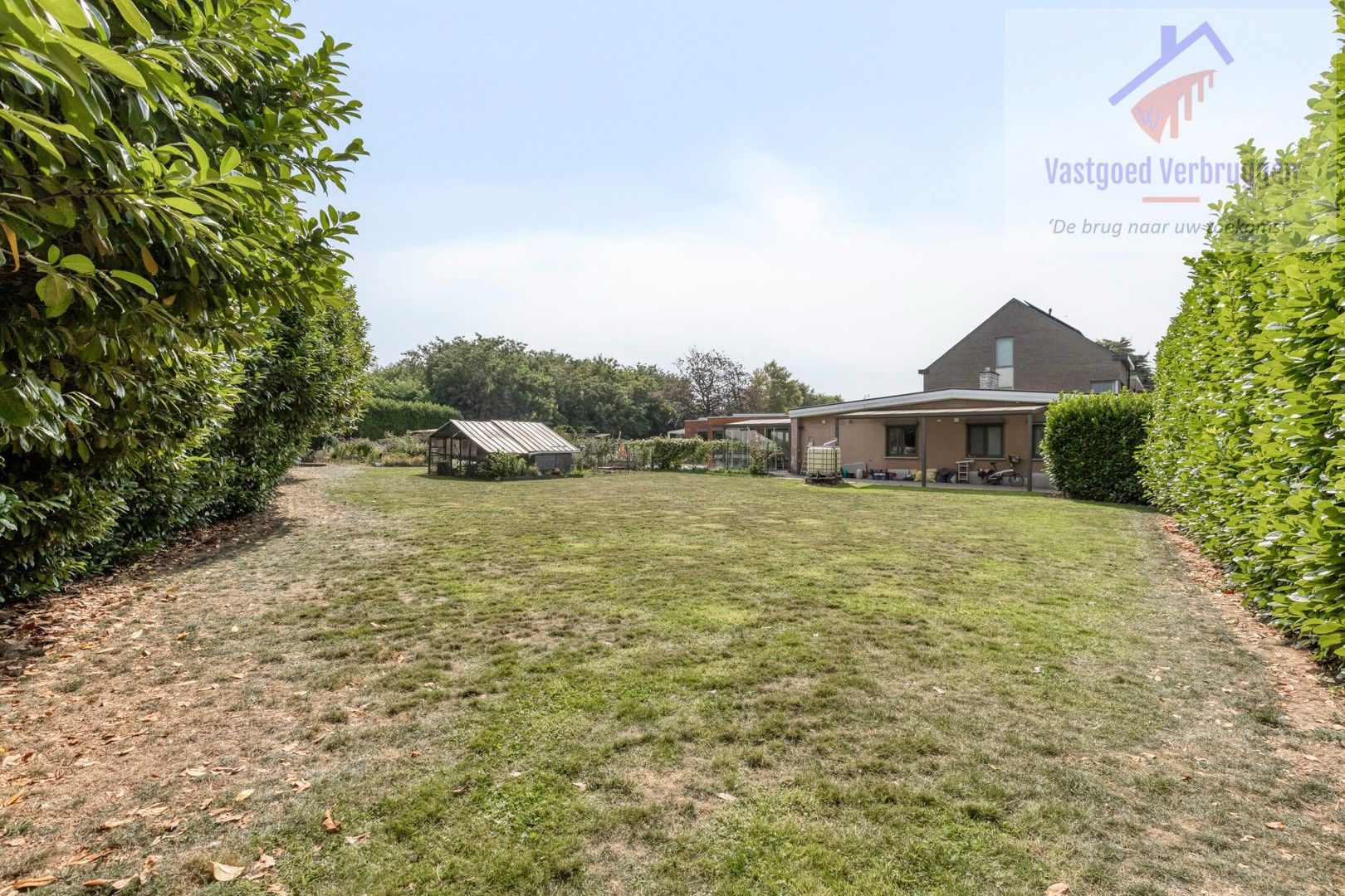 Ruime bungalow met 3 slaapkamers op bijna 20 are grond foto 21