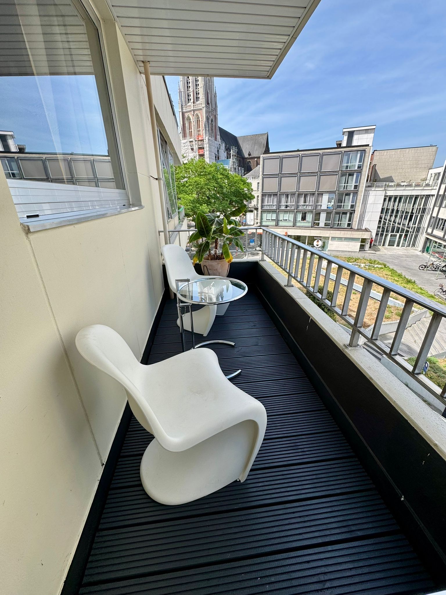 STIJLVOL GERENOVEERD APP. TOPLOCATIE  foto 2
