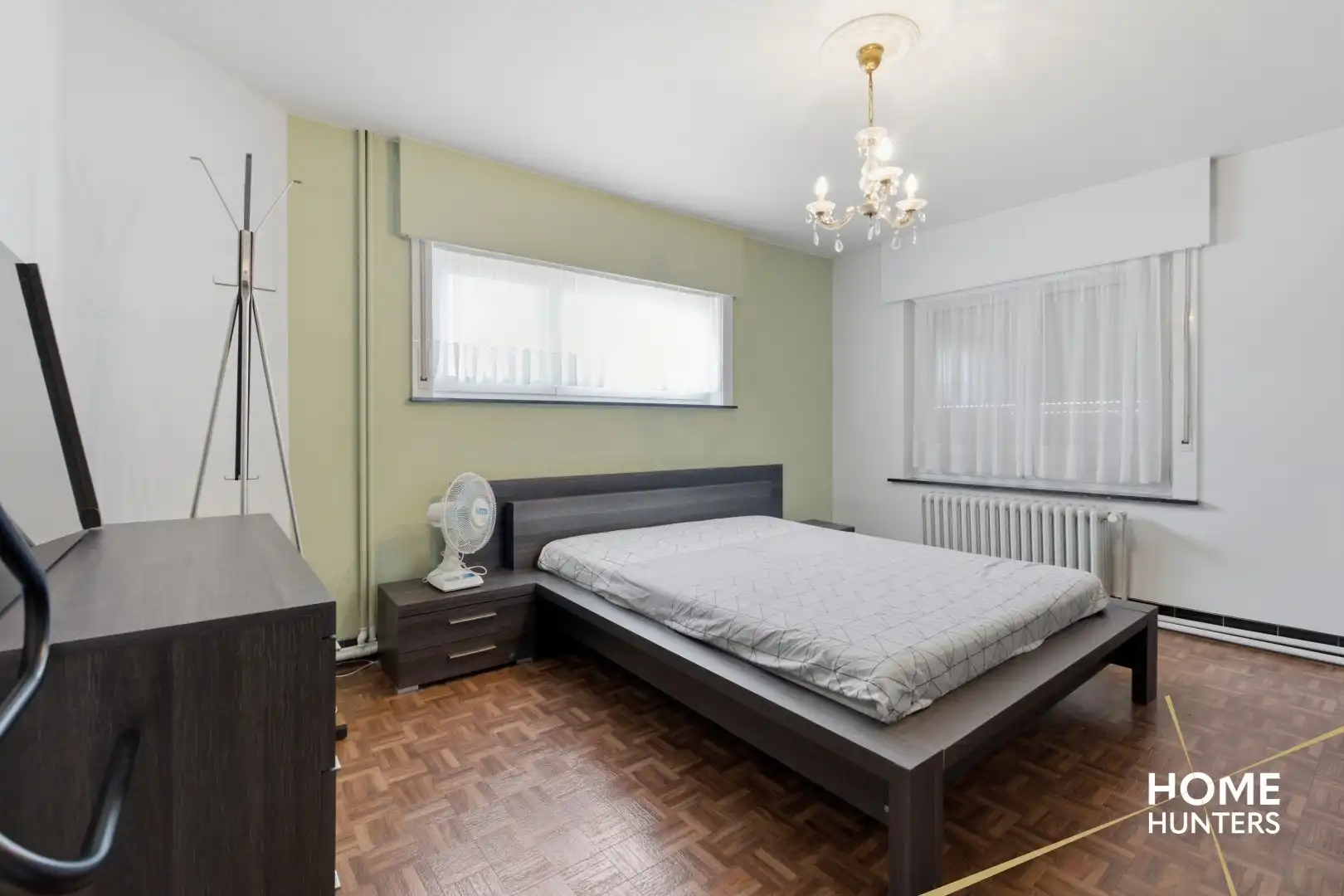Ruime halfopen bebouwing met loods van 200 m² op een perceel van 919 m² foto 10