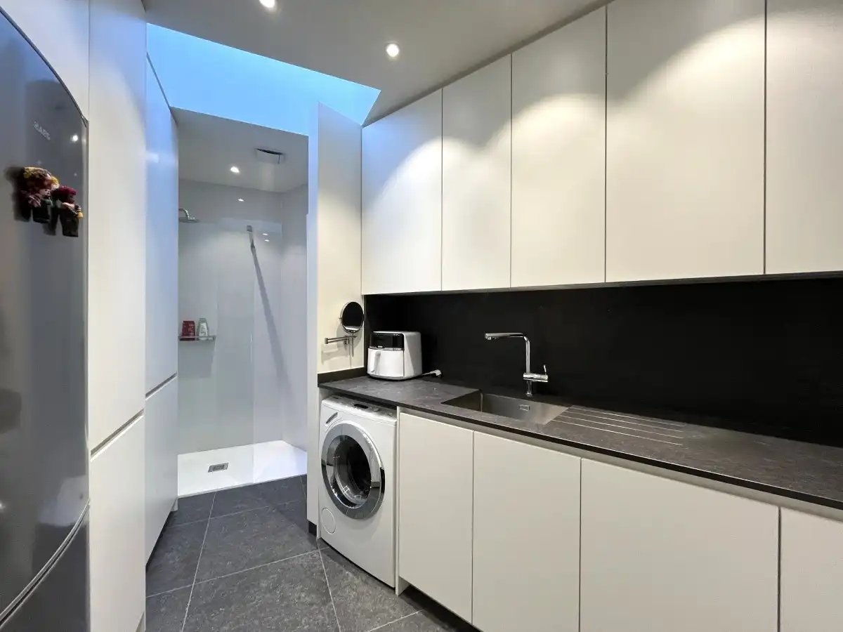 Langemark-Poelkapelle – Ruime hoekwoning met praktijkruimte en 3 garages foto 13