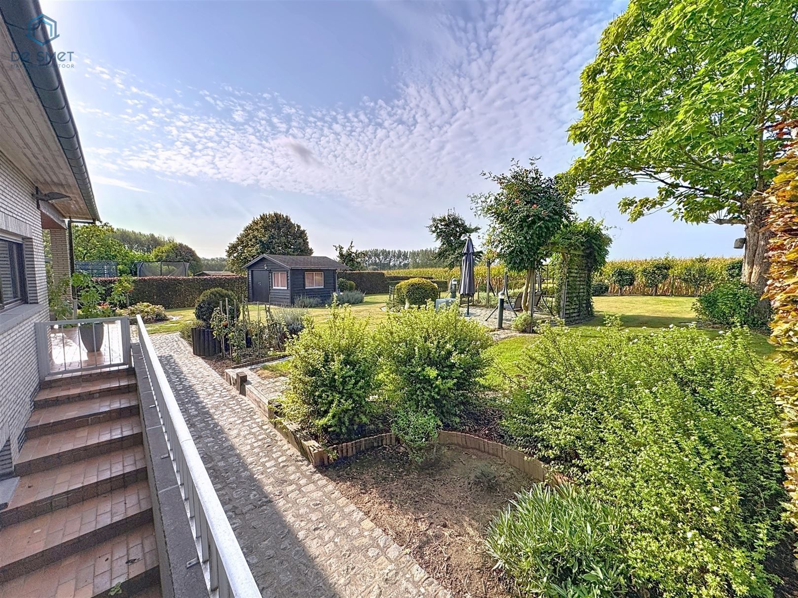 Ruime, Instapklare Villa met 4 Slaapkamers, Dubbele Garage en Prachtige Tuin in Groene Omgeving foto 4